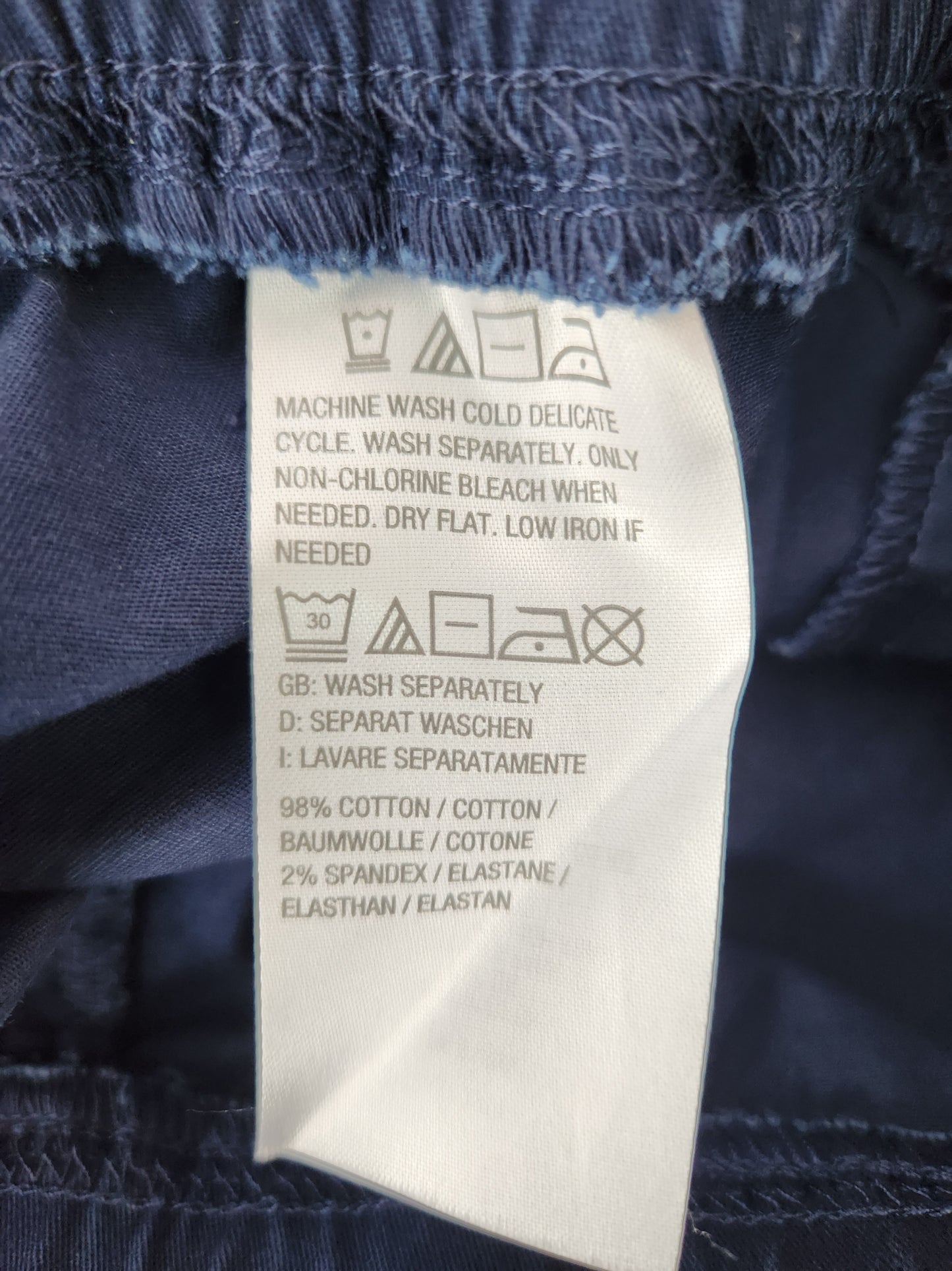 D&Co Navy Elastic Waistband Capri Pants - Size: L