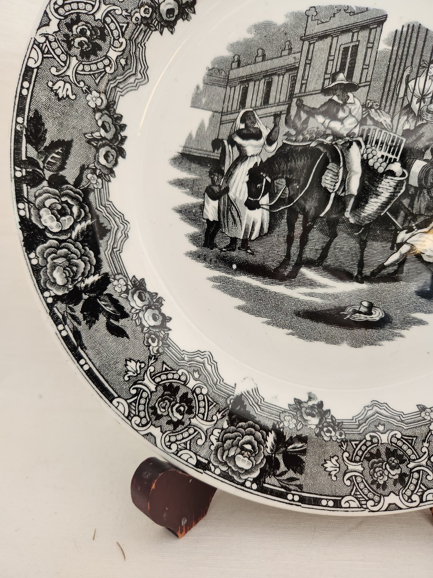 VTG - Mialhe "El Casero" Scene Plate marked "Indian Trafic" Petrus Regout Maastricht