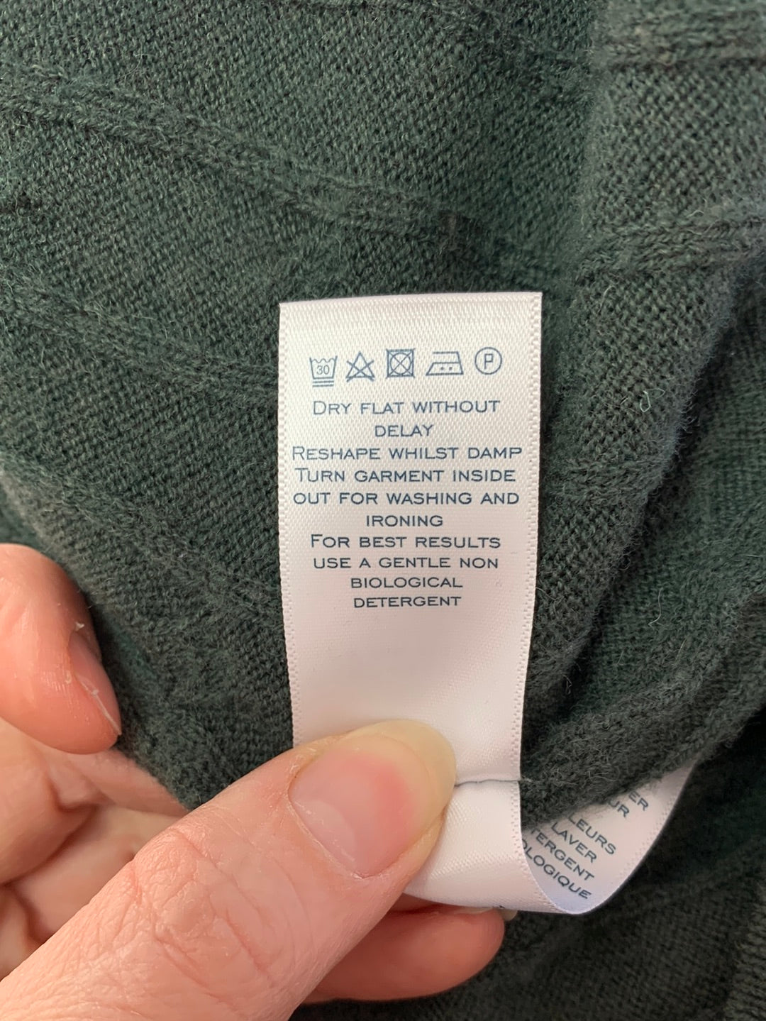 CHARLES TYRWHITT dark green Lambs Wool Sweater - M