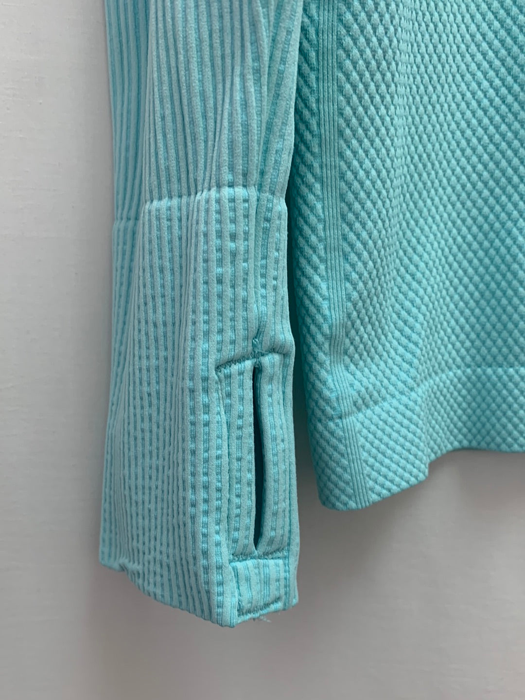 ATHLETA aqua blue Flurry Base Layer 348748 Turtleneck Top - Large