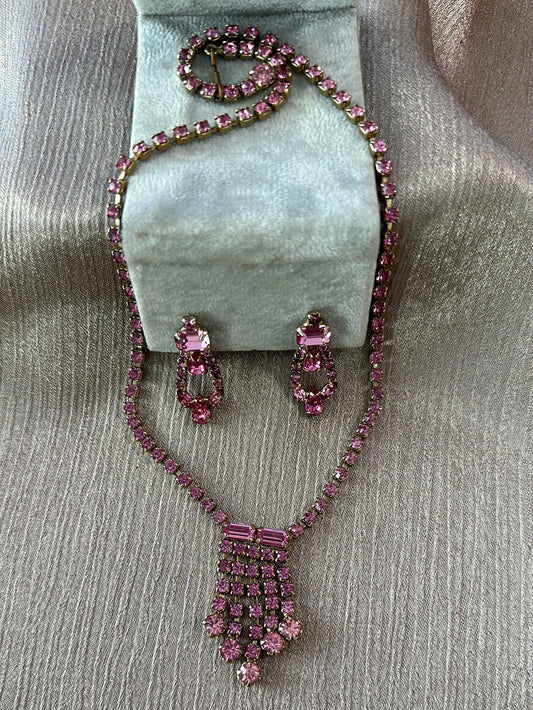 Vintage - WEISS pink Rhinestone Clip Earrings & Necklace Set - 16.25"