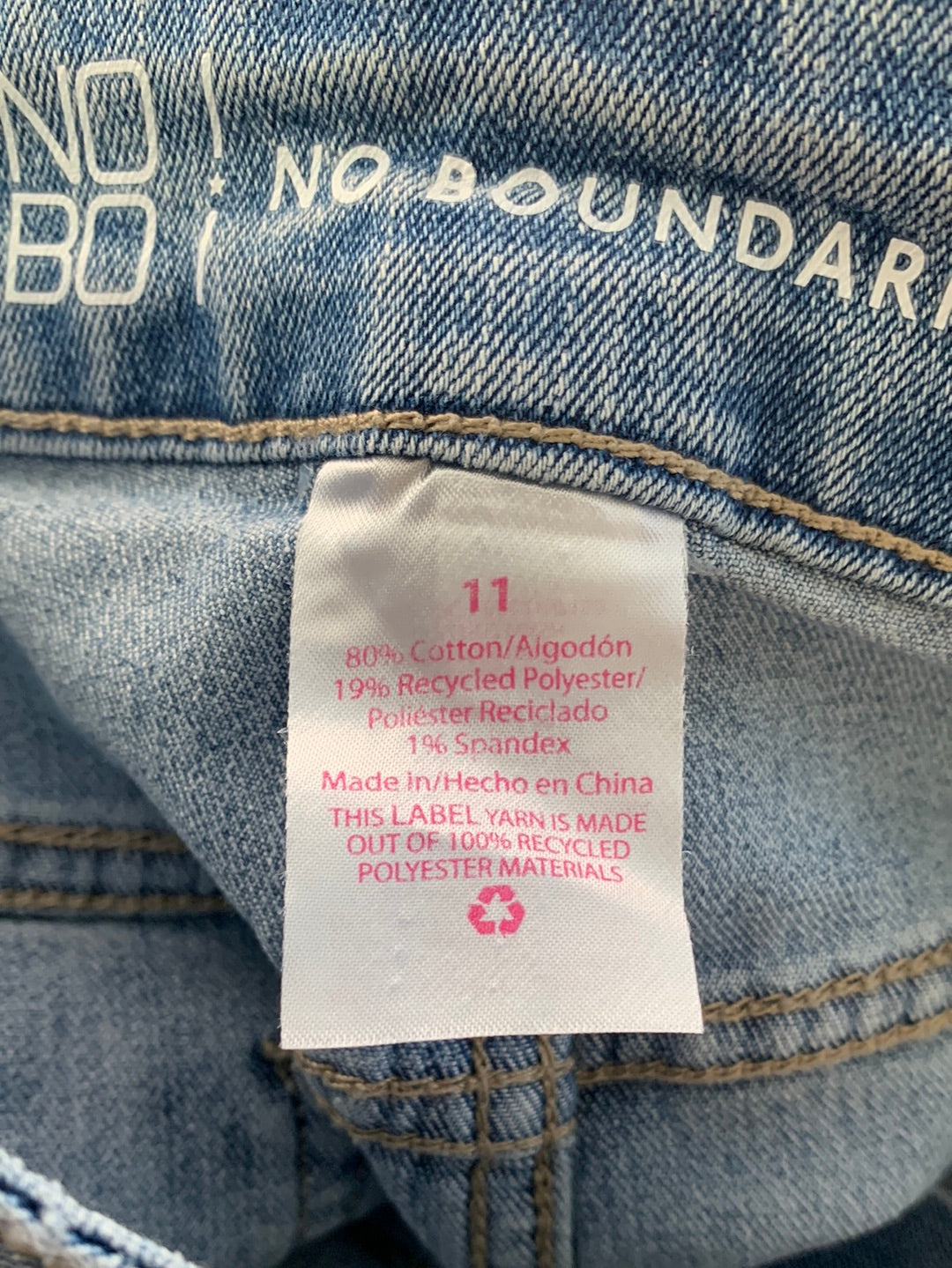 NWT - NOBO NO BOUNDARIES light wash Mid Rise Bootcut Jeans - Juniors 11