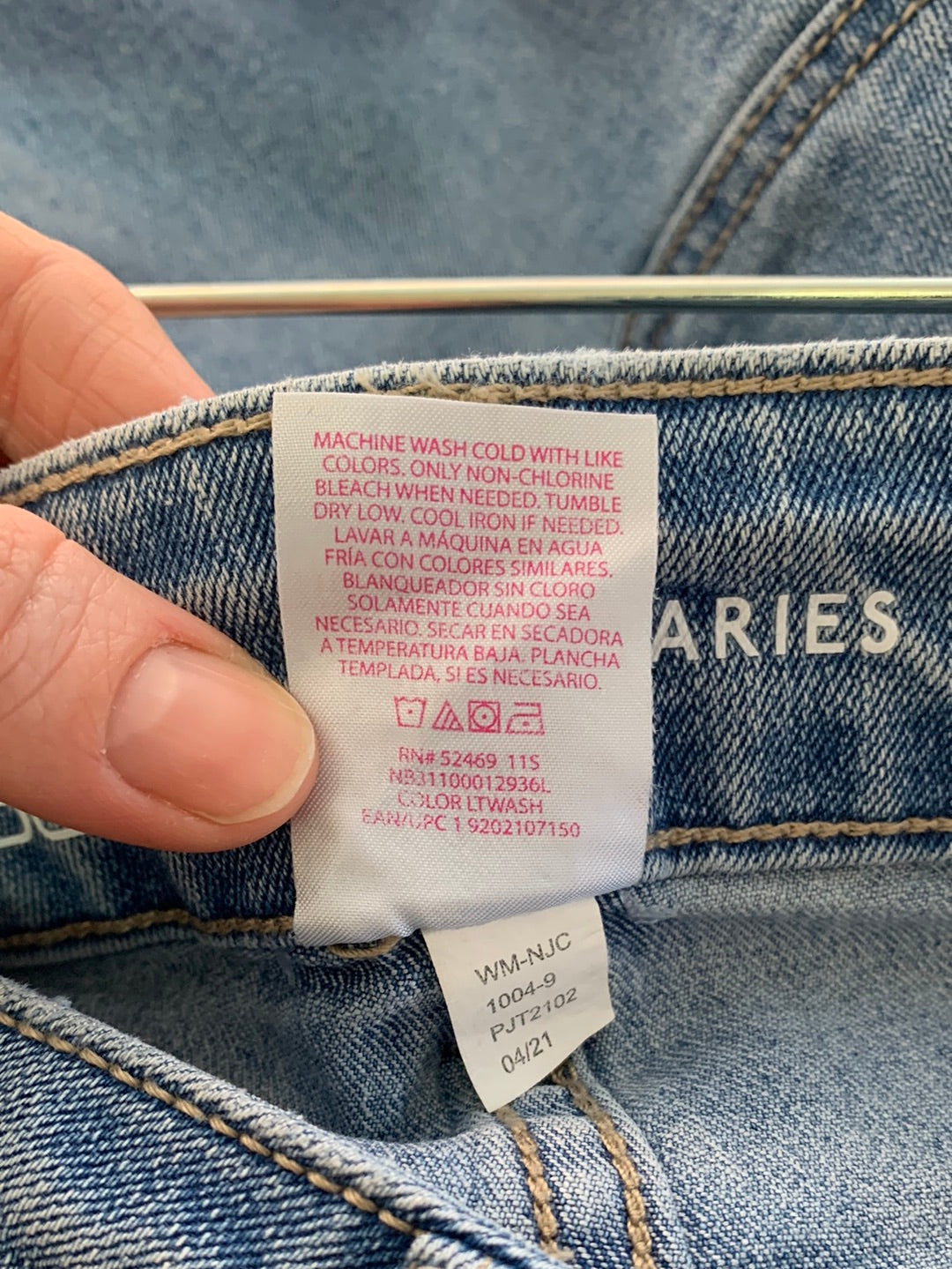 NWT - NOBO NO BOUNDARIES light wash Mid Rise Bootcut Jeans - Juniors 11