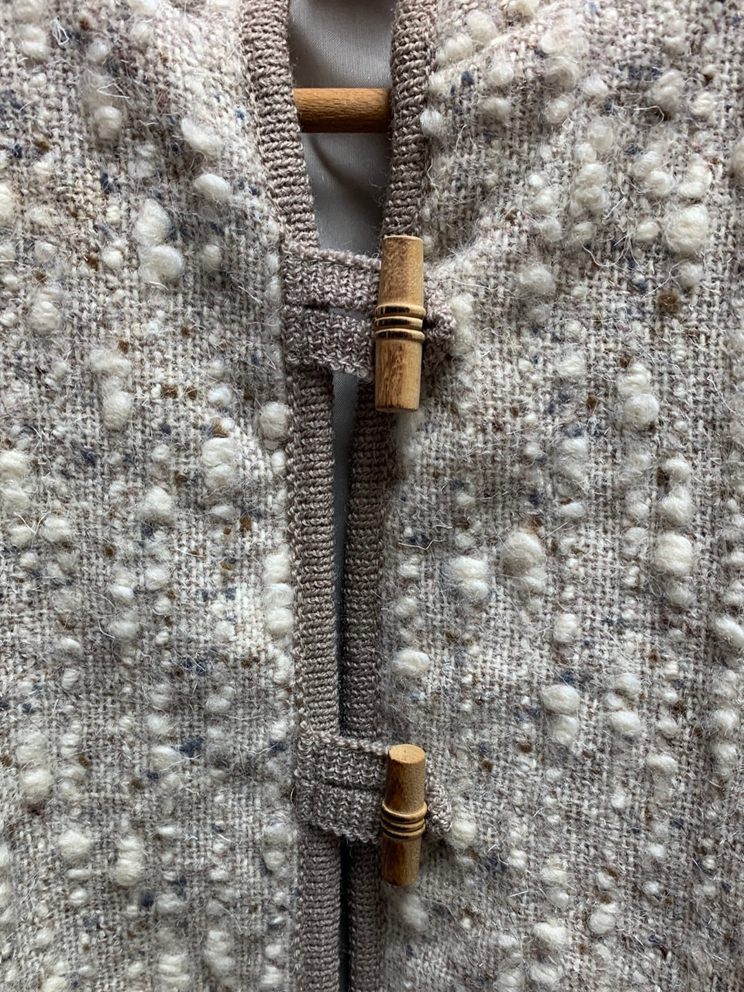 NORM THOMPSON beige cream Pure Wool Boucle Toggle Button Jacket - L