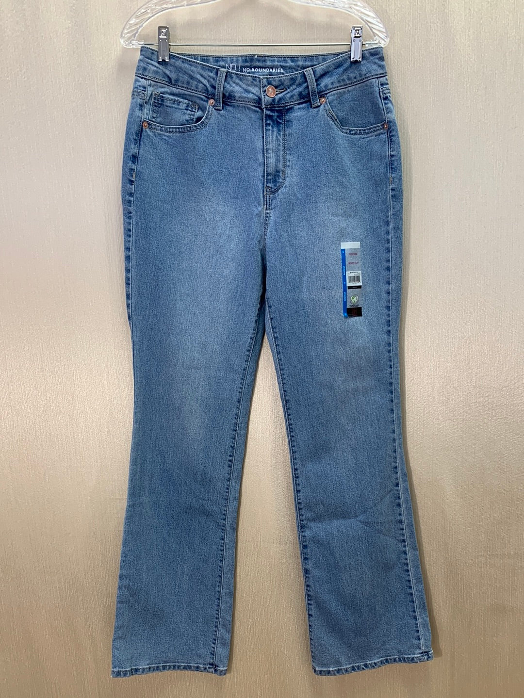NWT - NOBO NO BOUNDARIES light wash Mid Rise Bootcut Jeans - Juniors 11
