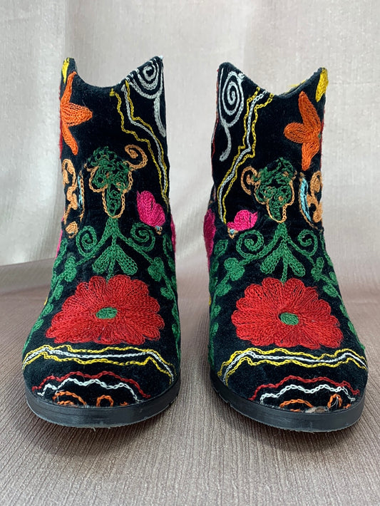 ARTEMIS black multicolor Velvet Floral Embroidered 2.5" Heel Ankle Boot - 38 (US 7.5)