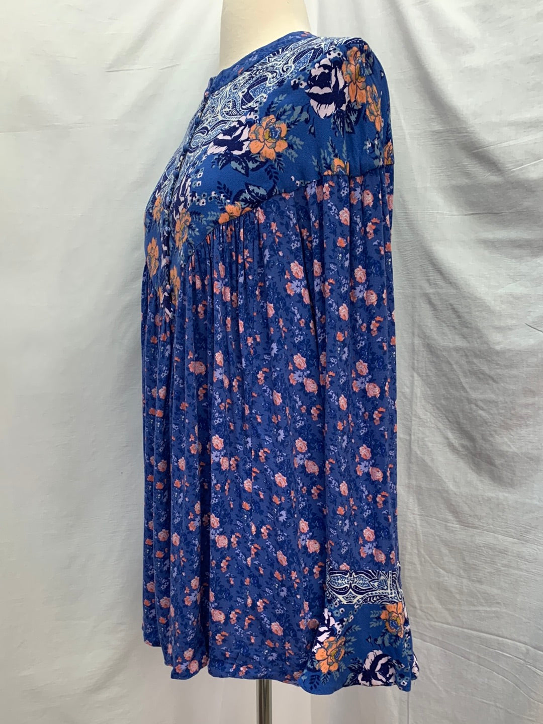 FREE PEOPLE blue floral Rayon Long Sleeve Dress / Tunic - Medium
