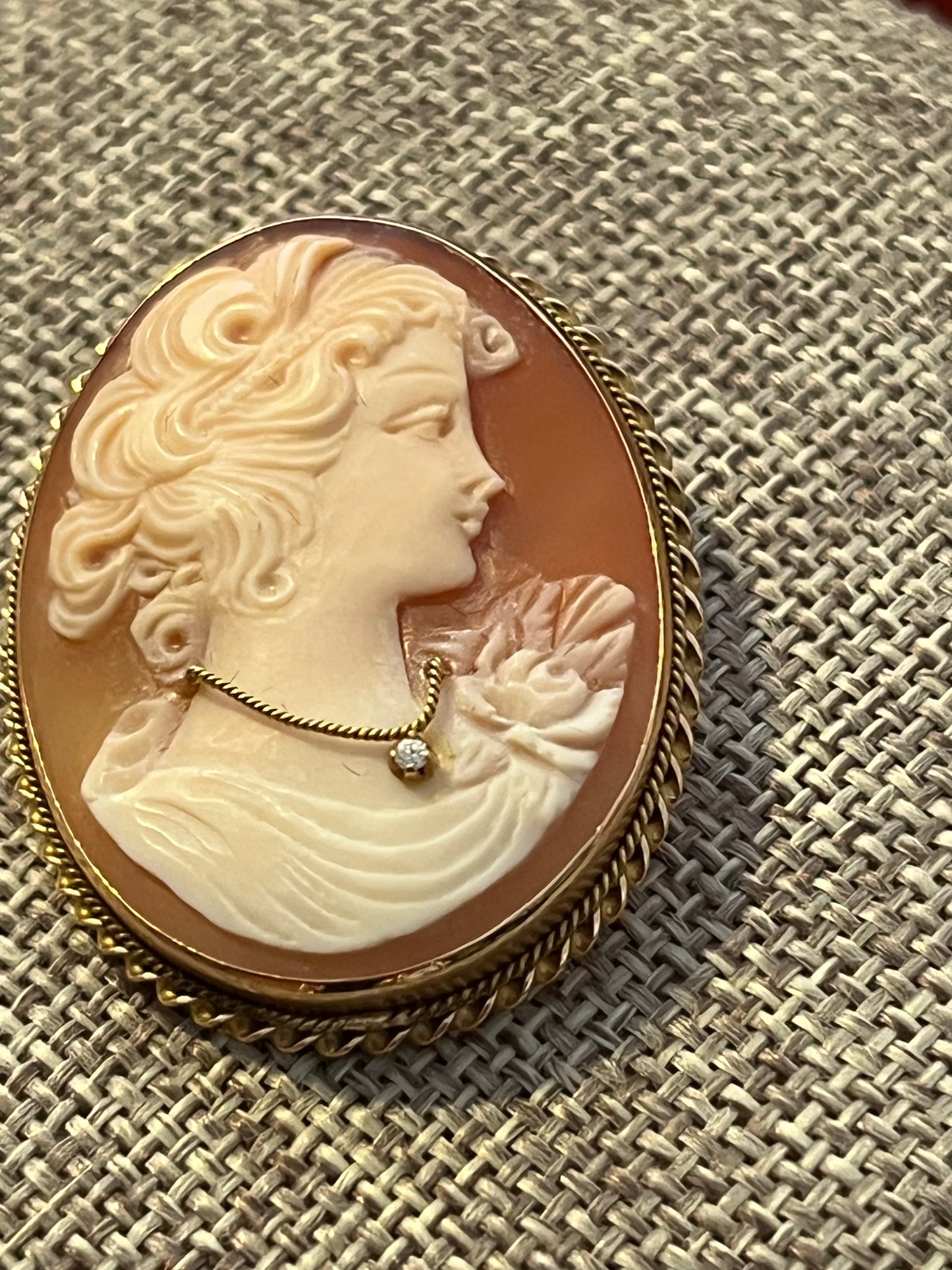 Vtg 14KT Gold Made in Italy Cameo and Cameo Earring Set