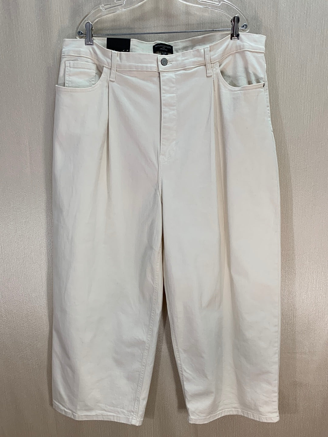 NWT - BANANA REPUBLIC ecru Pleat Wide Leg Crop High Rise Jeans - 35/20