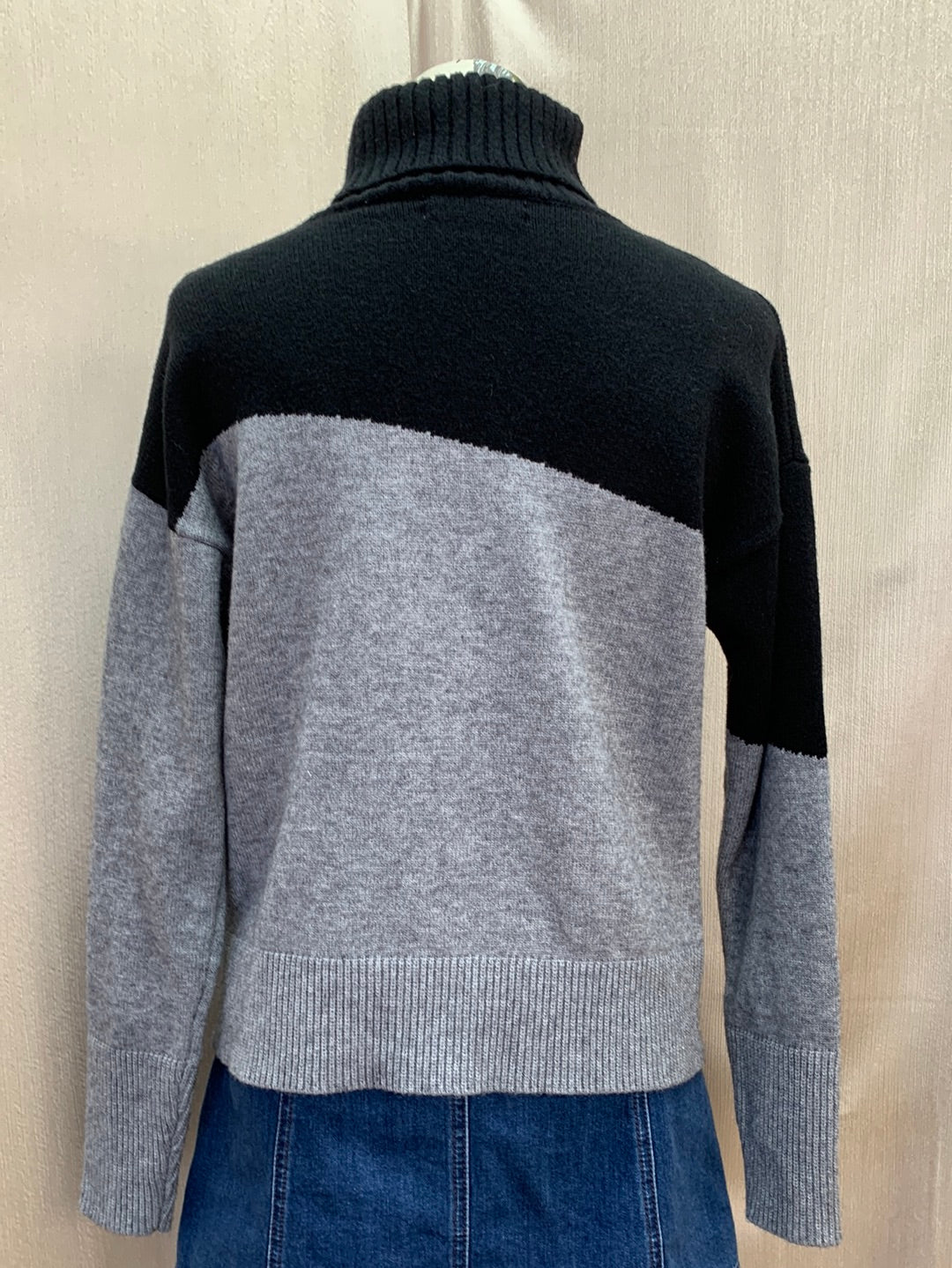 NWT - ANTHROPOLOGIE black grey Colorblock Turtleneck Sweater - S