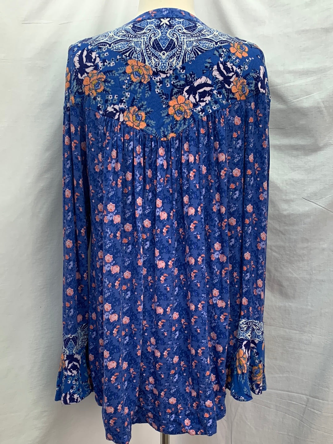 FREE PEOPLE blue floral Rayon Long Sleeve Dress / Tunic - Medium