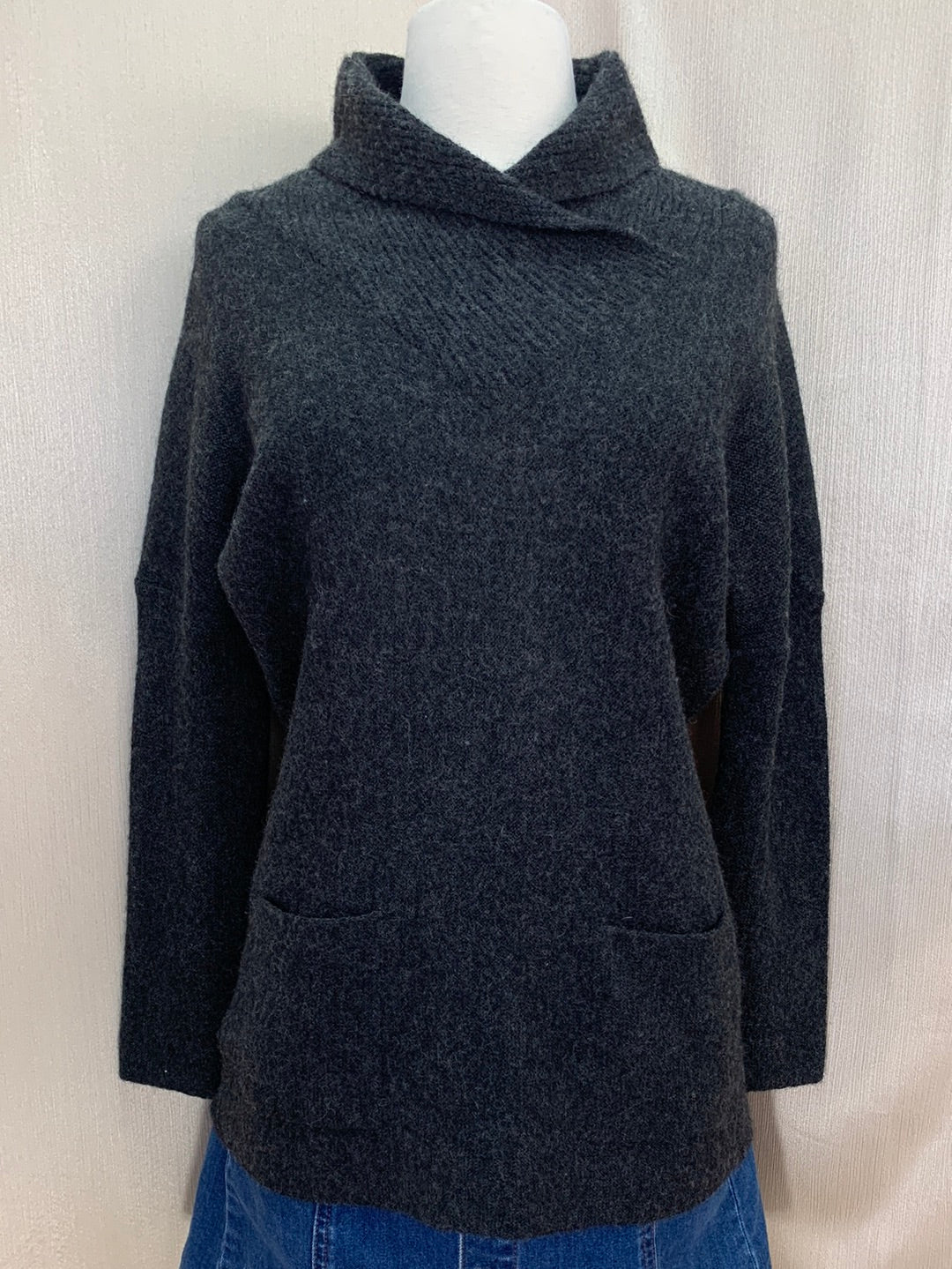 BEYOND THREADS charcoal grey Alpaca Wool Long Sleeve Sweater - S
