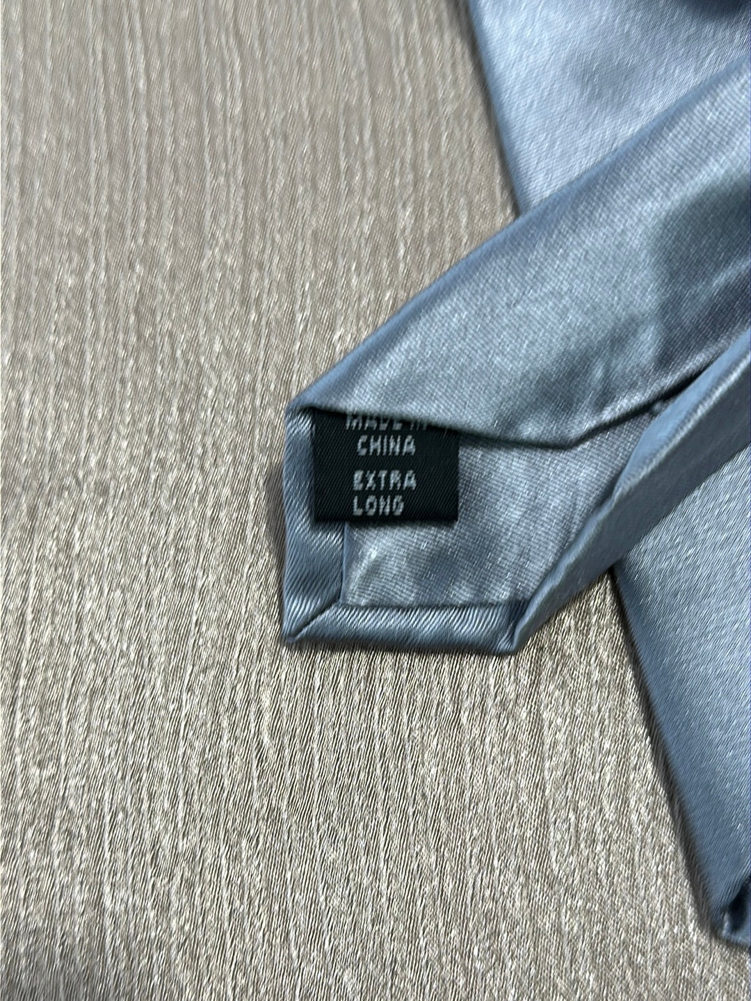 NWT - CALVIN KLEIN silver gray 100% Silk Extra Long Necktie - 4" x 63"