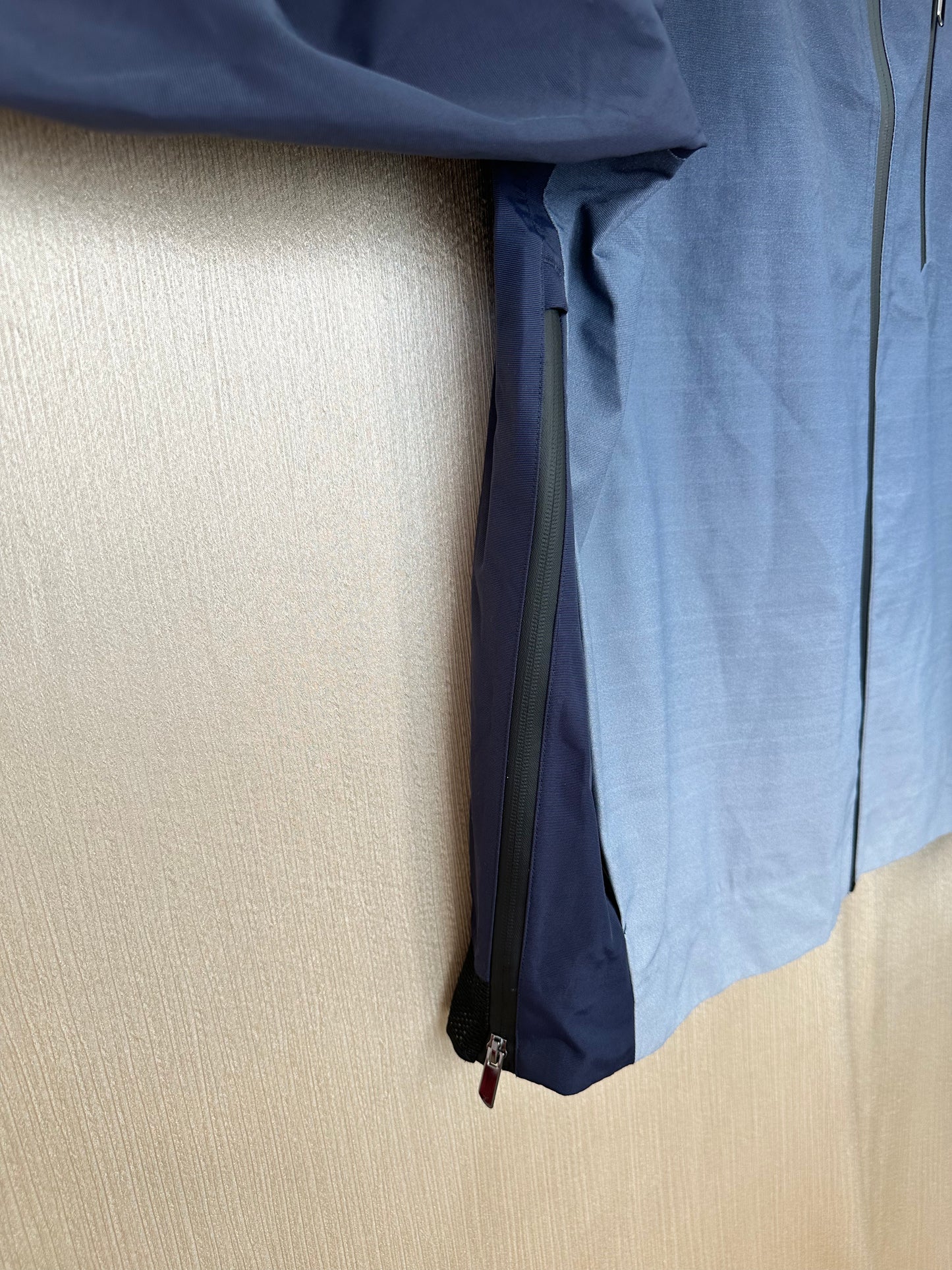 PORSCHE navy blue Ombre Turbo Collection Unisex Rain Jacket - US XXL