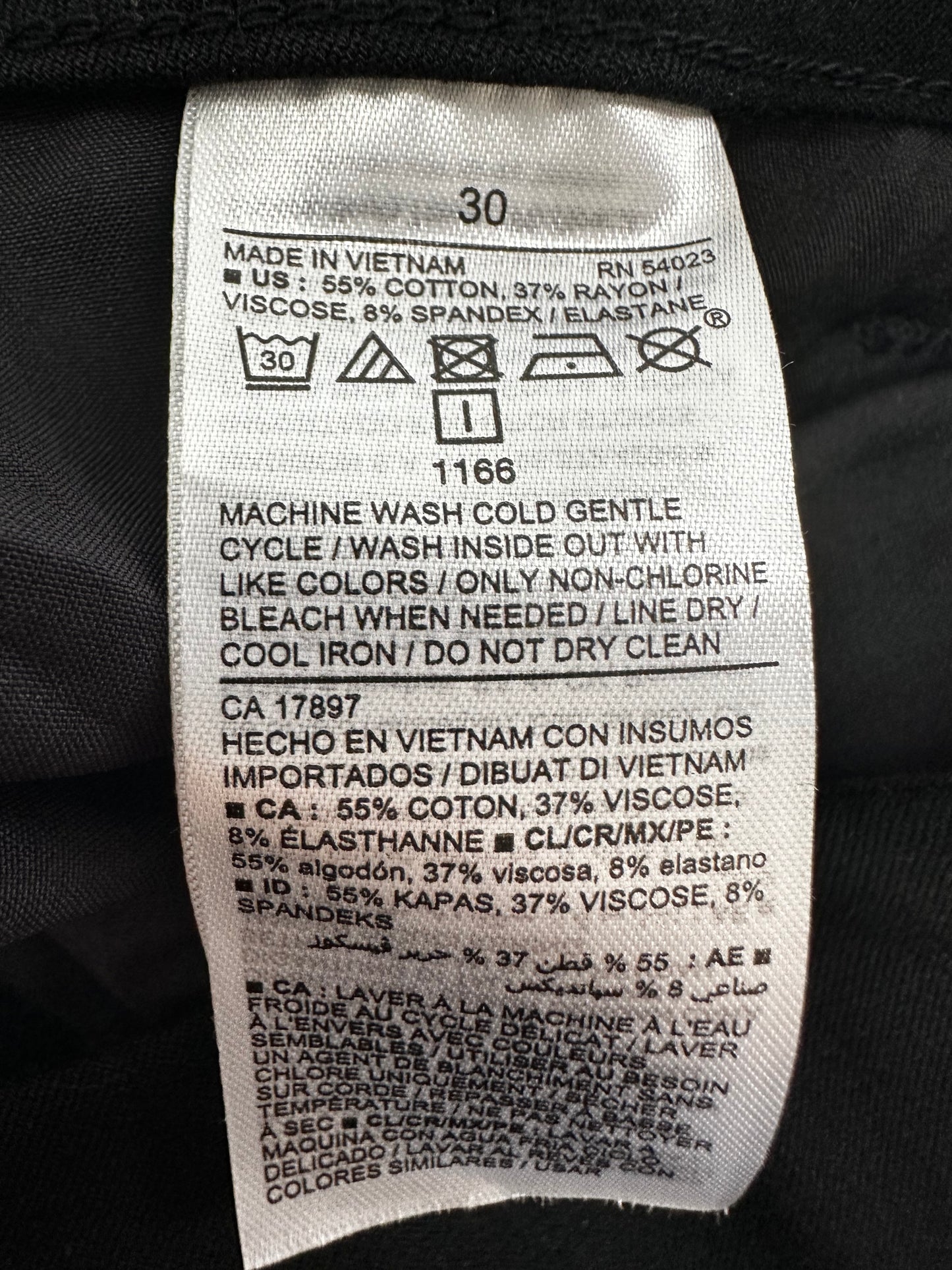 NWT - OLD NAVY black Pixie High Rise Never Fade 27" Inseam Pants - 30 | 4X