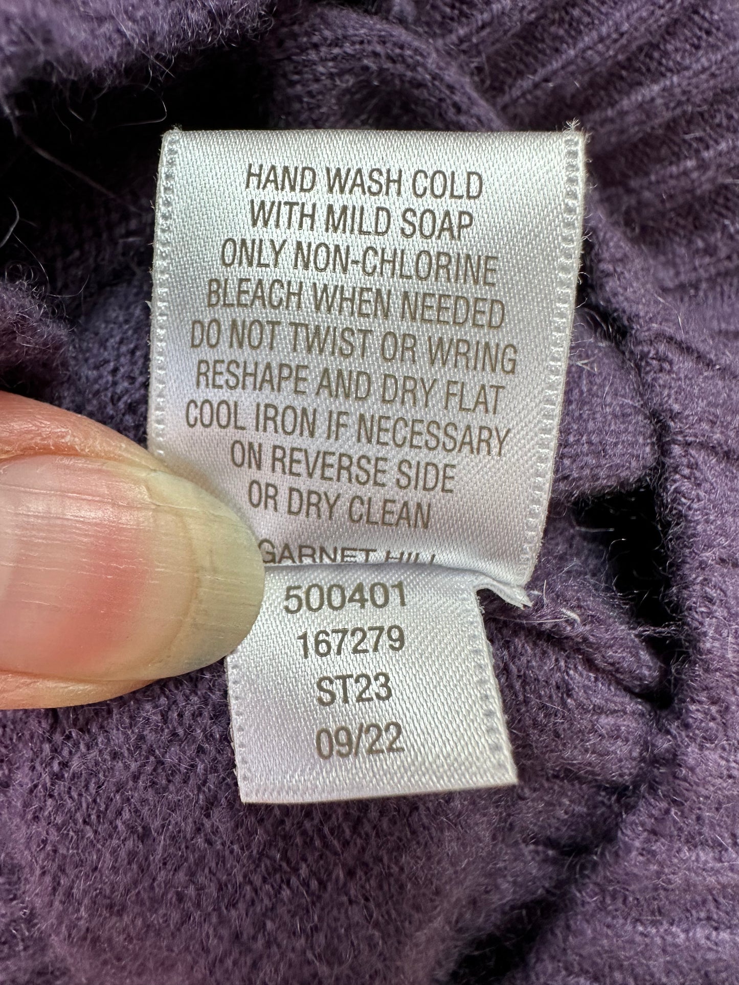 NWT - GARNET HILL purple Recycled Cashmere Drop Shoulder V-Neck Sweater - M