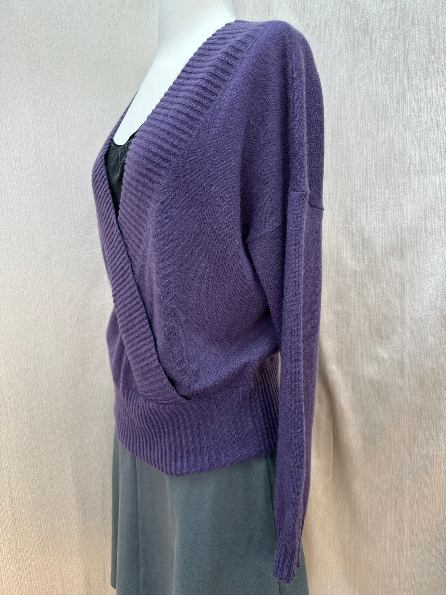 NWT - GARNET HILL purple Recycled Cashmere Drop Shoulder V-Neck Sweater - M