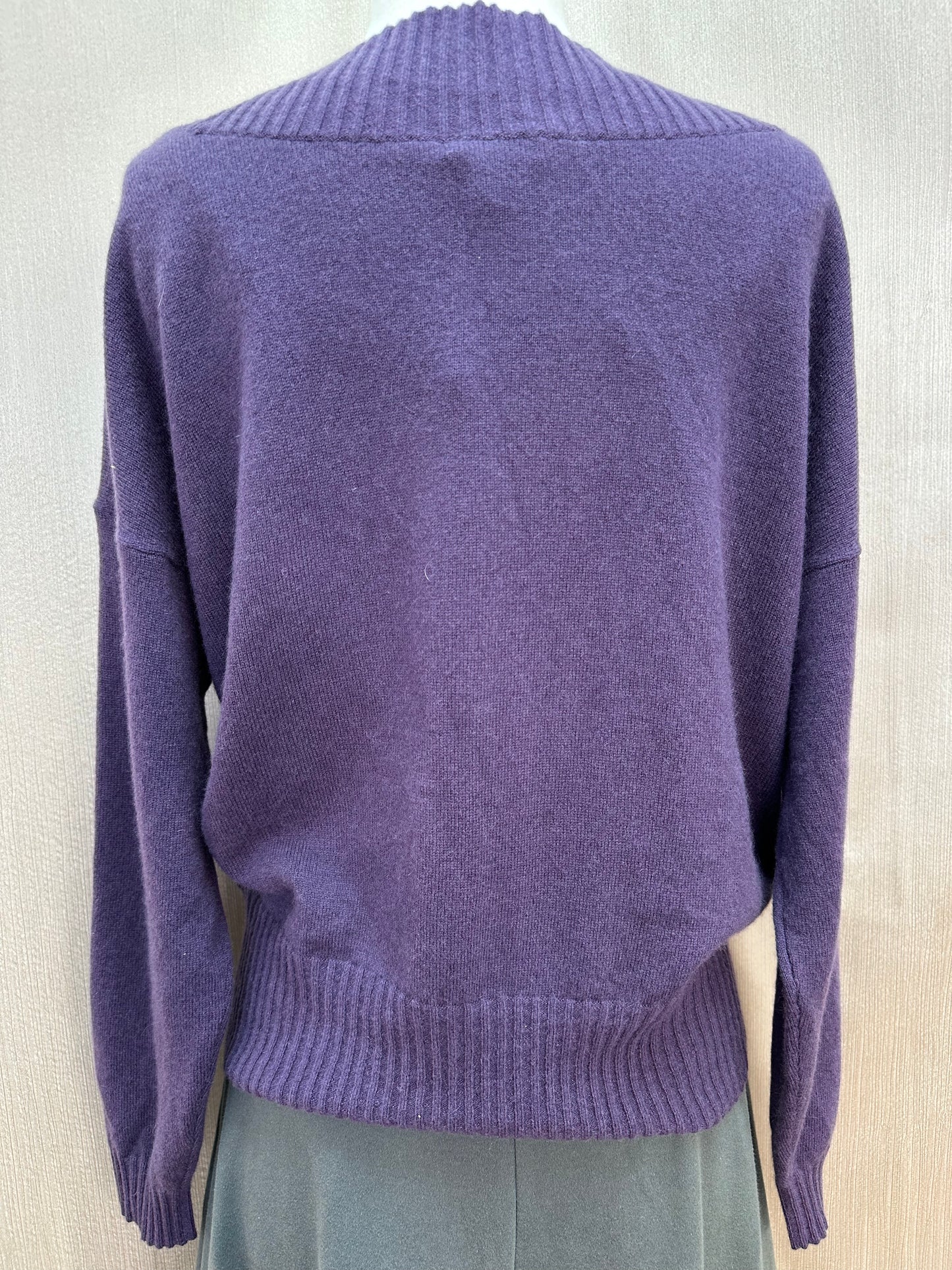 NWT - GARNET HILL purple Recycled Cashmere Drop Shoulder V-Neck Sweater - M