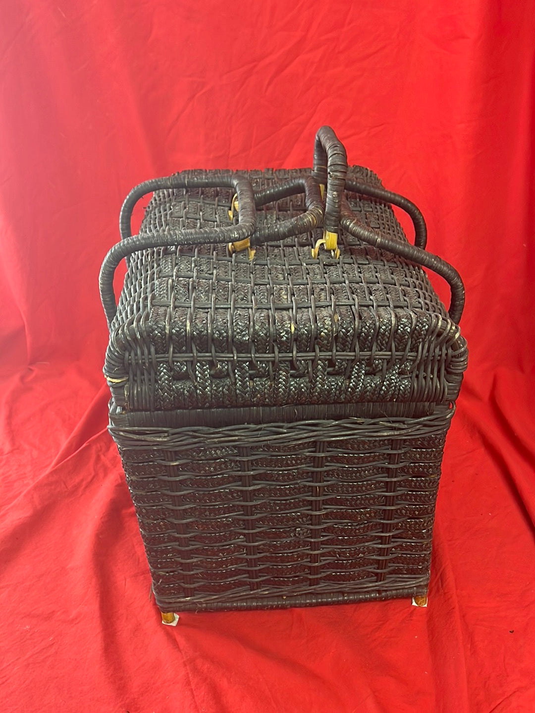 Unbranded/Unmarked Ancient Egyptian Themed Chess Pieces with Wicker Carrying Case