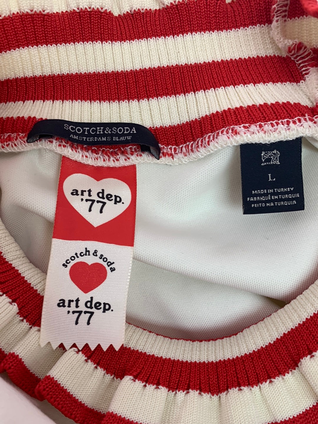 SCOTCH & SODA cream red Ruffle Neck "art dep. '77" Sweatshirt - Large