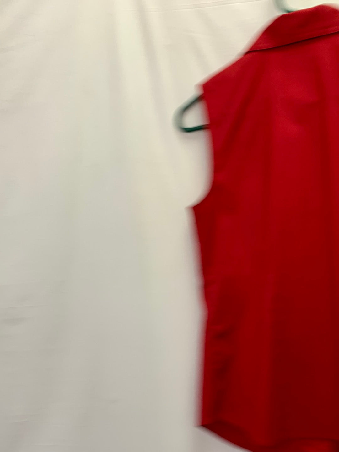 NWT - CHICO'S red No-Iron Effortless Cotton Sleeveless Collared Shirt - 0 (S 4/6)
