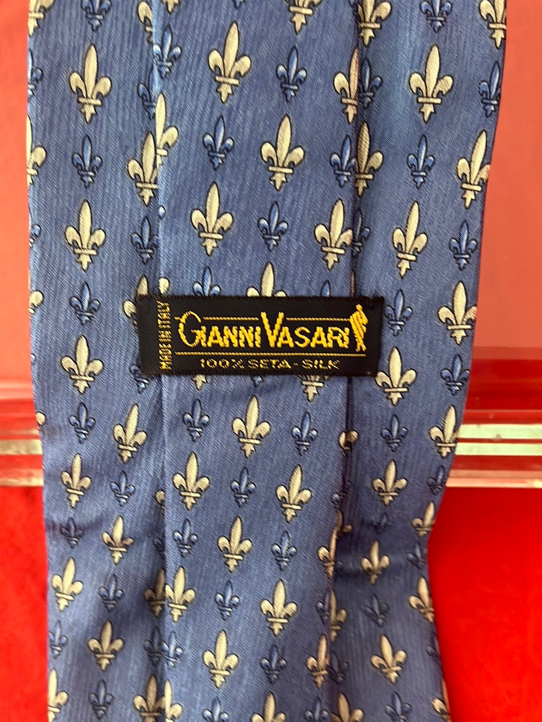 NIP -- GIANNI VASARI Blue Silk Tie w/ SIlver Fleur-de-lit Pattern