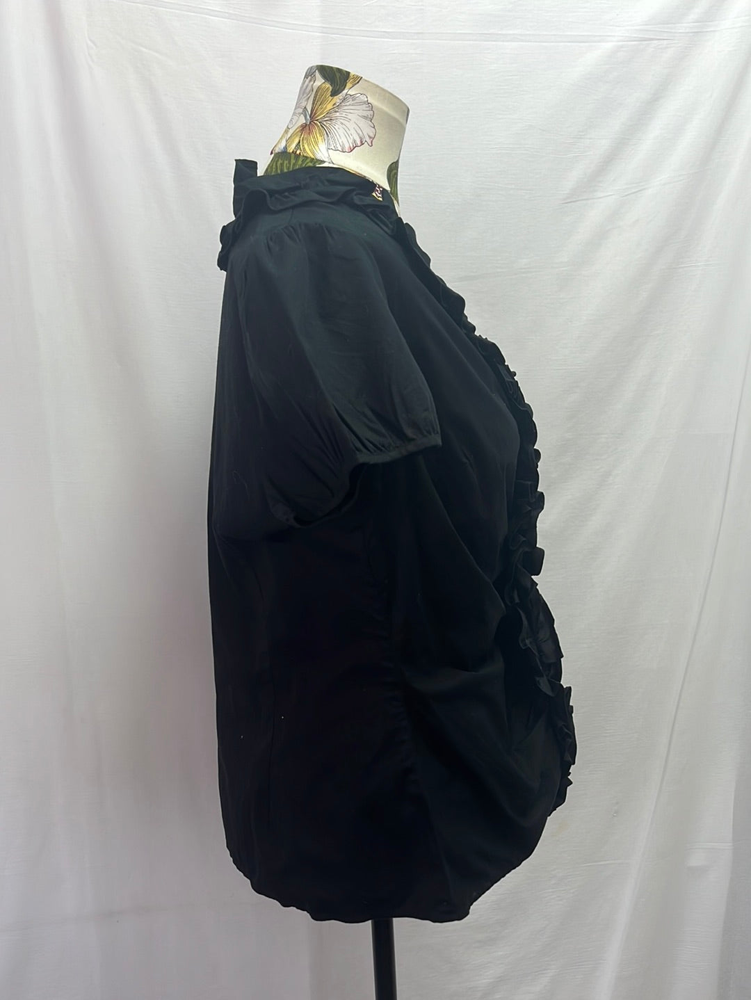 NWT -- ANN TAYLOR LOFT Black Ruffle V-neck Button-Front Blouse -- Size: 14