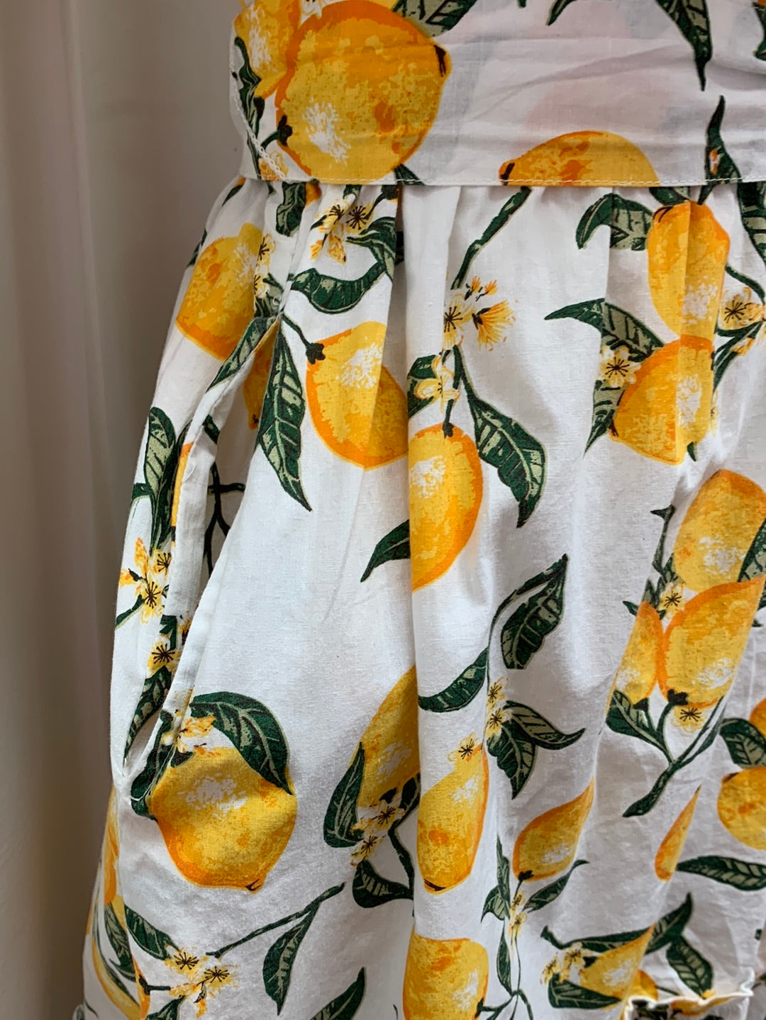 NWT - NEW YORK & COMPANY lemon print Sleeveless Ruffle Dress - Large
