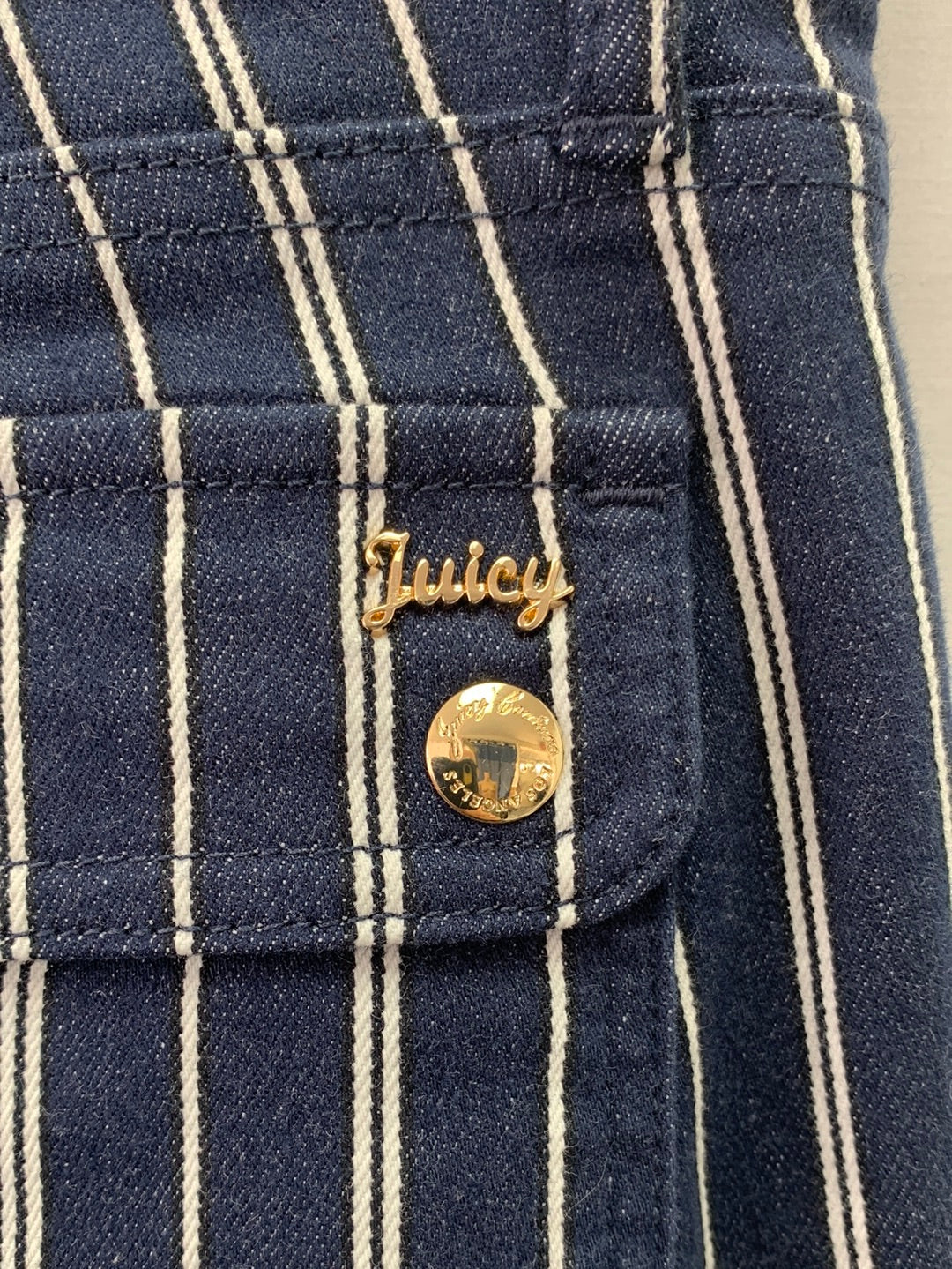 JUICY COUTURE dark denim stripe Low Rise Cropped Jeans - 28