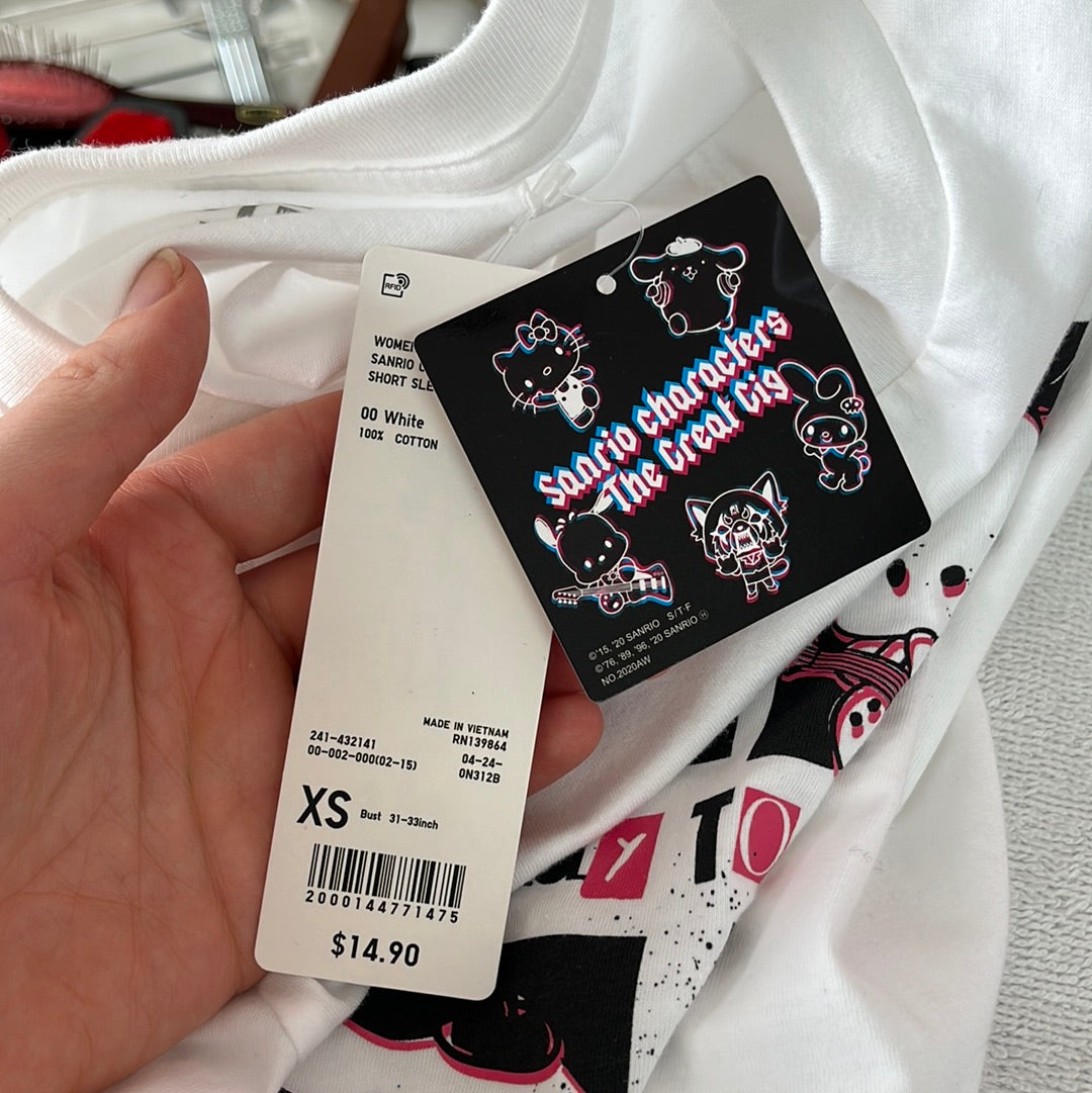 NWT -- Uniqlo White Sanrio Hello Kitty Band Short Sleeve T-Shirt -- XS