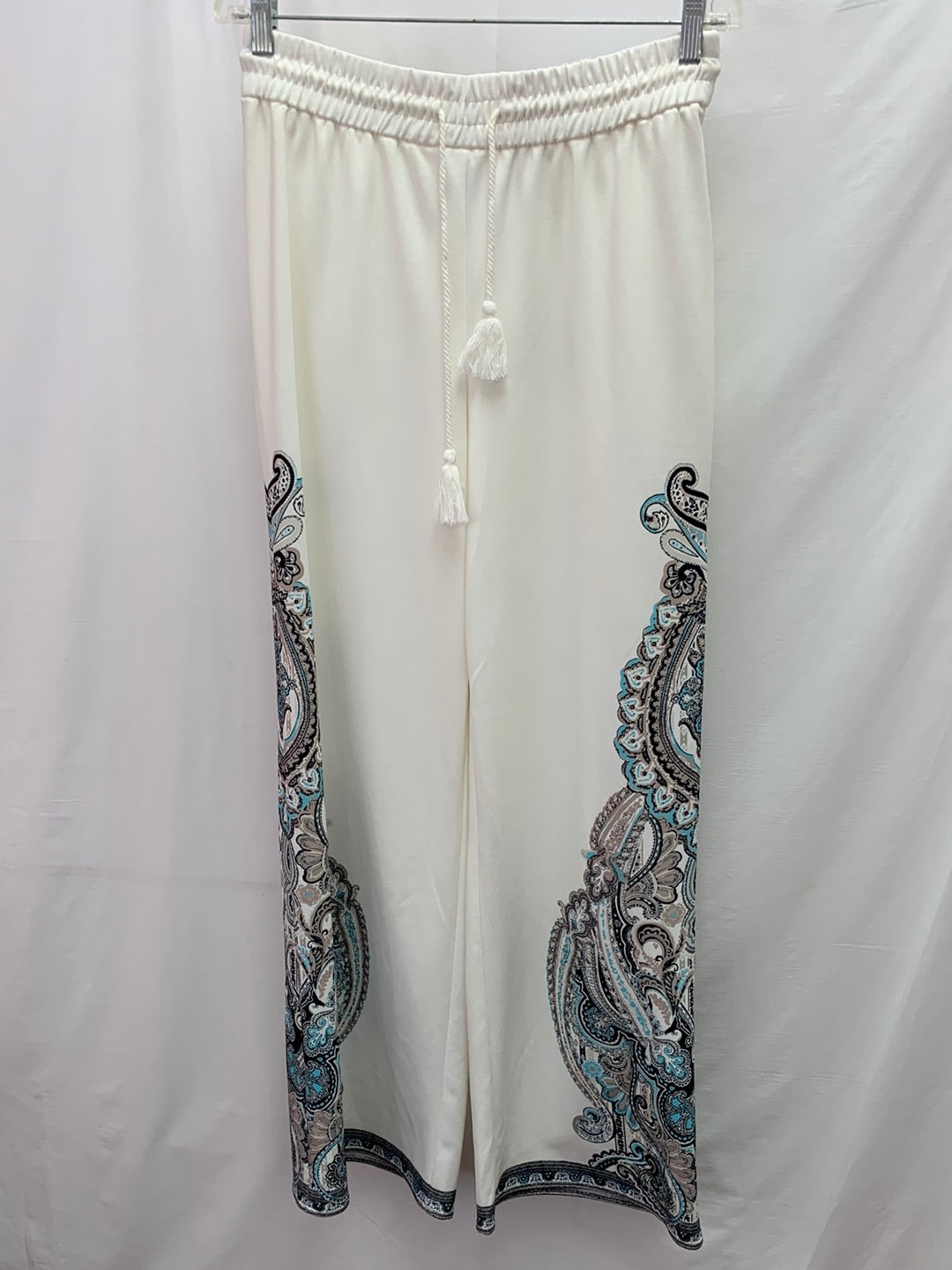 NWT - INC INTERNATIONAL CONCEPTS white paisley Wide Leg Pants - M