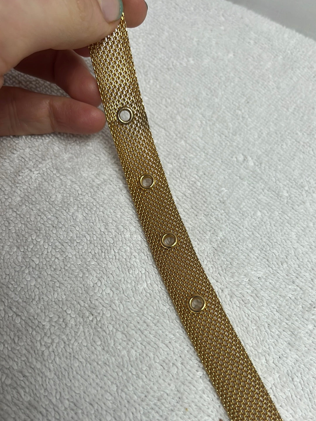 VTG -- Unbranded Gold Mesh Skinny Belt -- 34.75 inches
