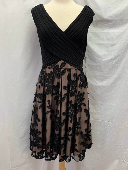 NWT - ADRIANNA PAPELL black Portrait Bodice Sleeveless Dress - 10