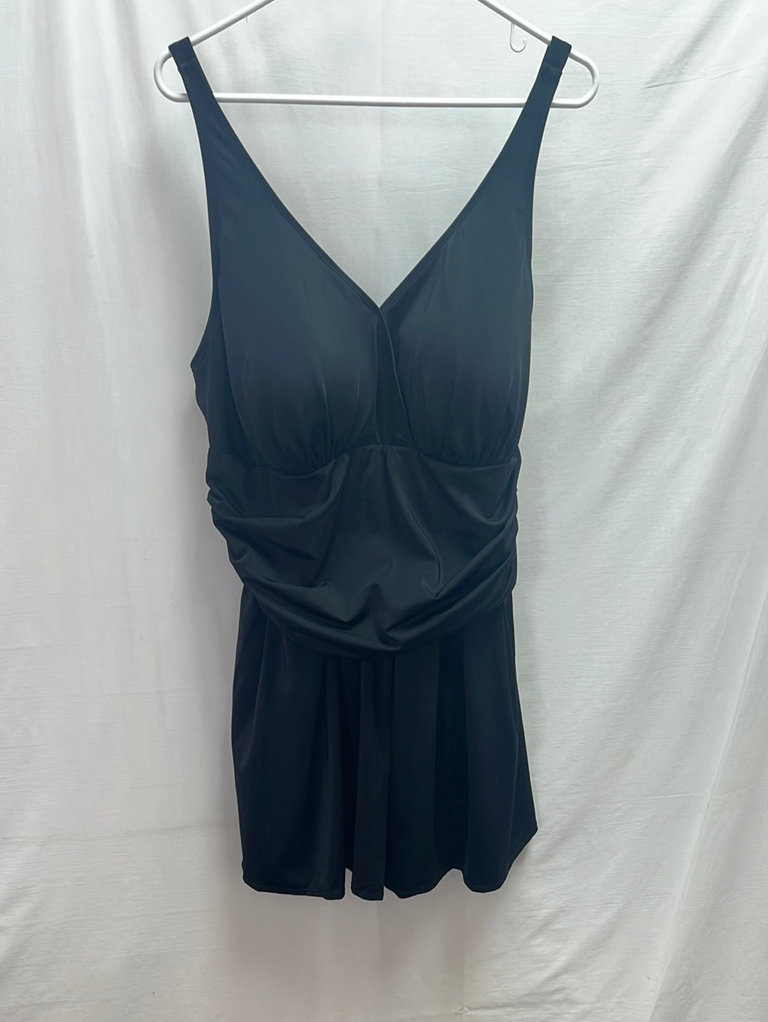 D & CO. Beach Black Ruched Swim Dress - Size: US 24W