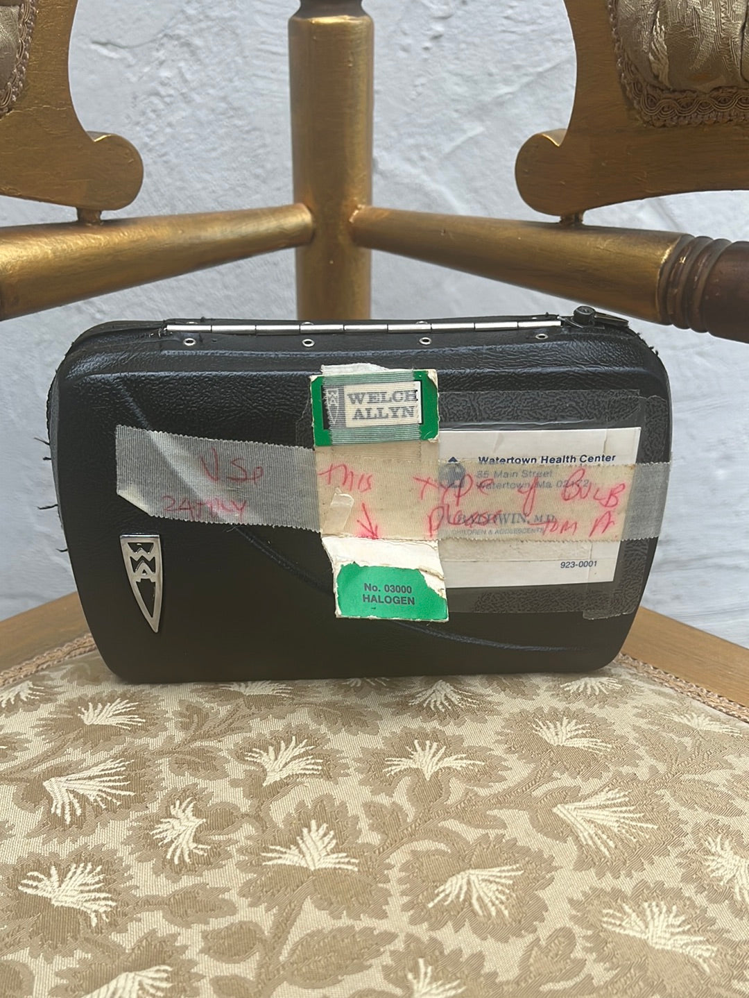 VTG -- WELCH ALLYN Otoscope Hard Case No. 05250