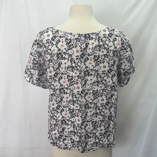 Uniqlo Grey Red Floral Short Sleeve Blouse -- M