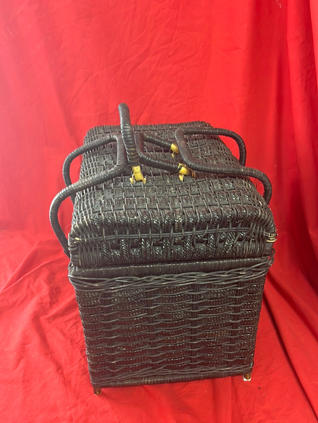 Unbranded/Unmarked Ancient Egyptian Themed Chess Pieces with Wicker Carrying Case