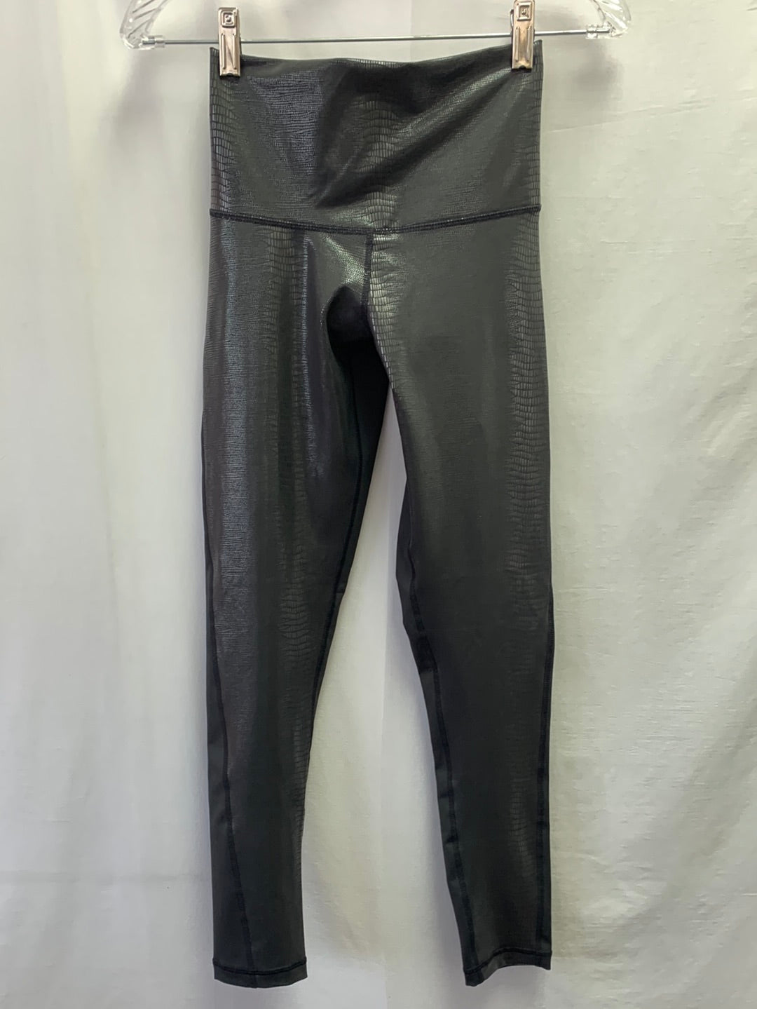 NWT - DYI / DEFINE YOUR INSPIRATION black snake print Tight / Leggings - Small