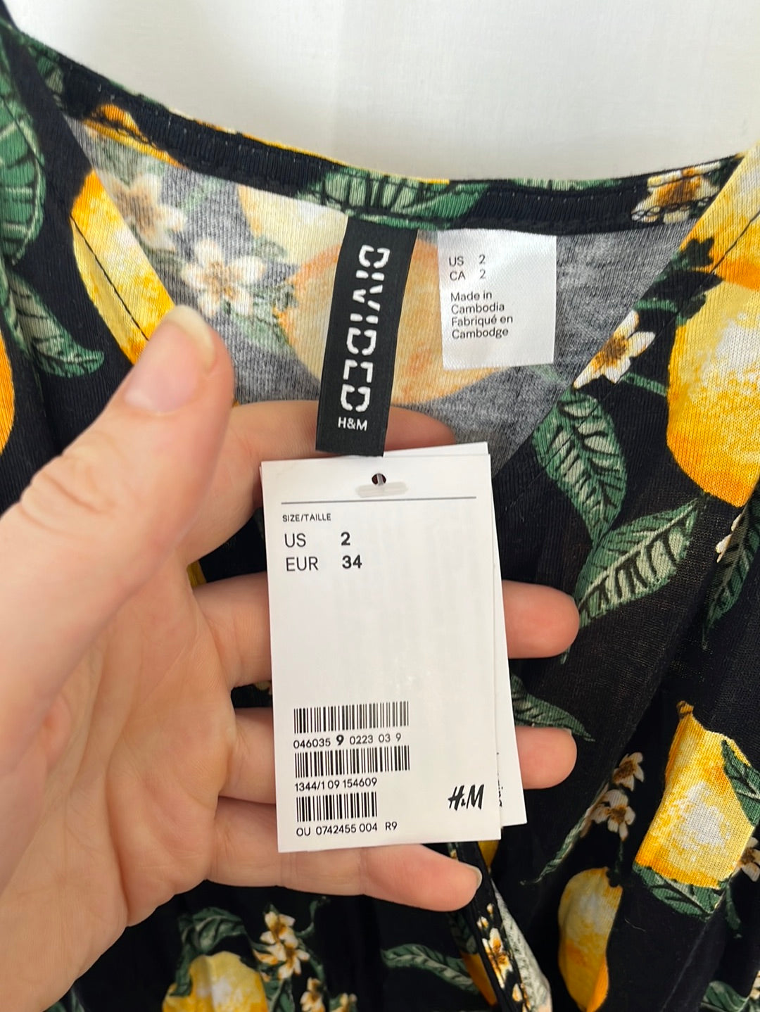 NWT -- H&M Divided Black Lemon-Print Romper -- Size 2