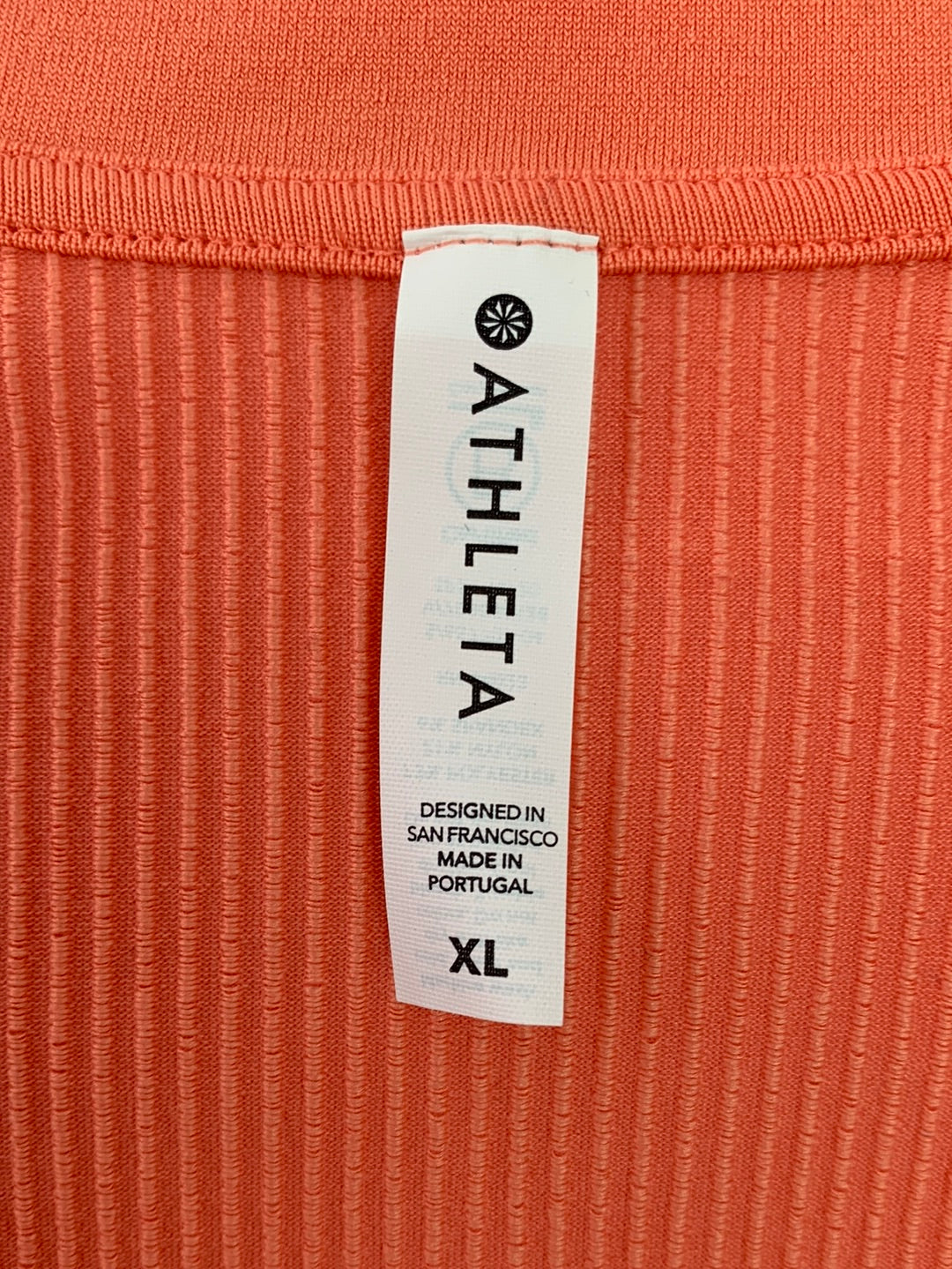 NWT - ATHLETA island coral Renew V-Neck Short Sleeve Tee - XL