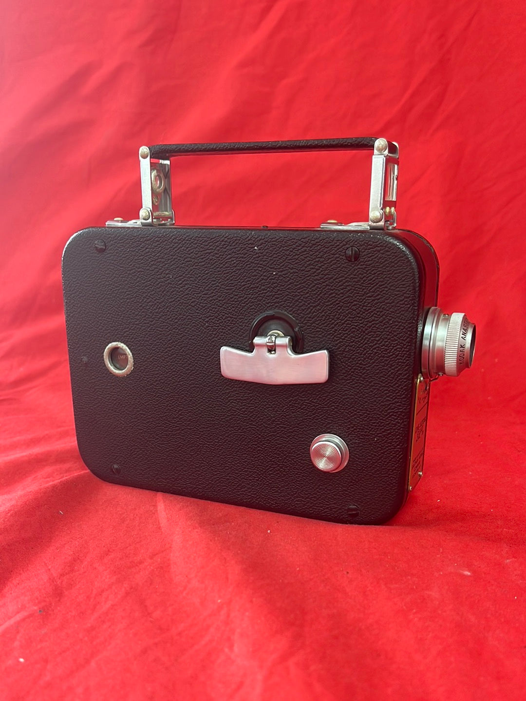 VTG -- Cine Kodak Eight Model 25 8MM Movie Camera -- UNTESTED