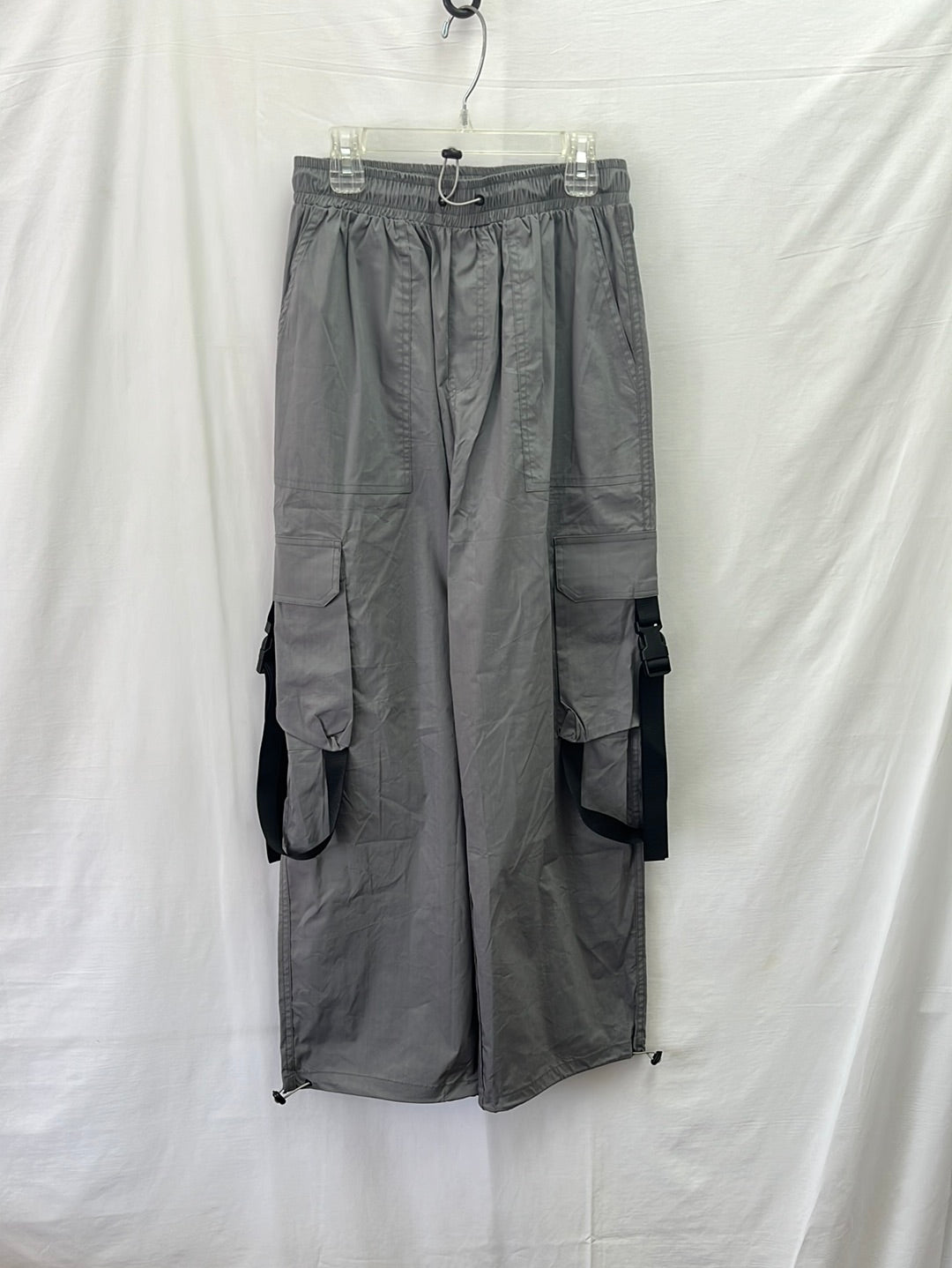 NWT -- WINK & LOVE Grey Cargo Utility Pants -- Size: S