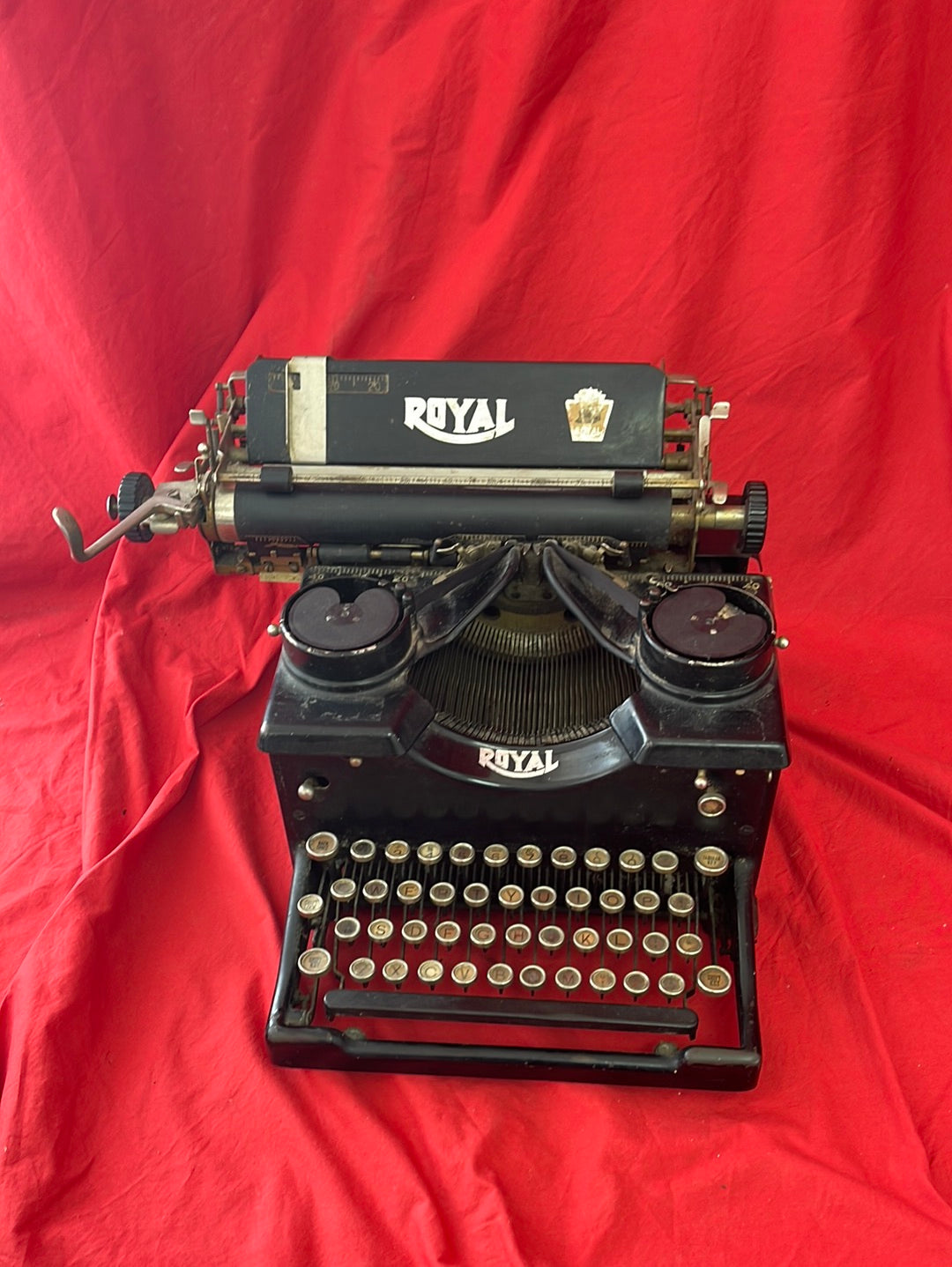 ANTIQUE -- 1927 ROYAL 10 Desk Typewriter -- WORKING CONDITION