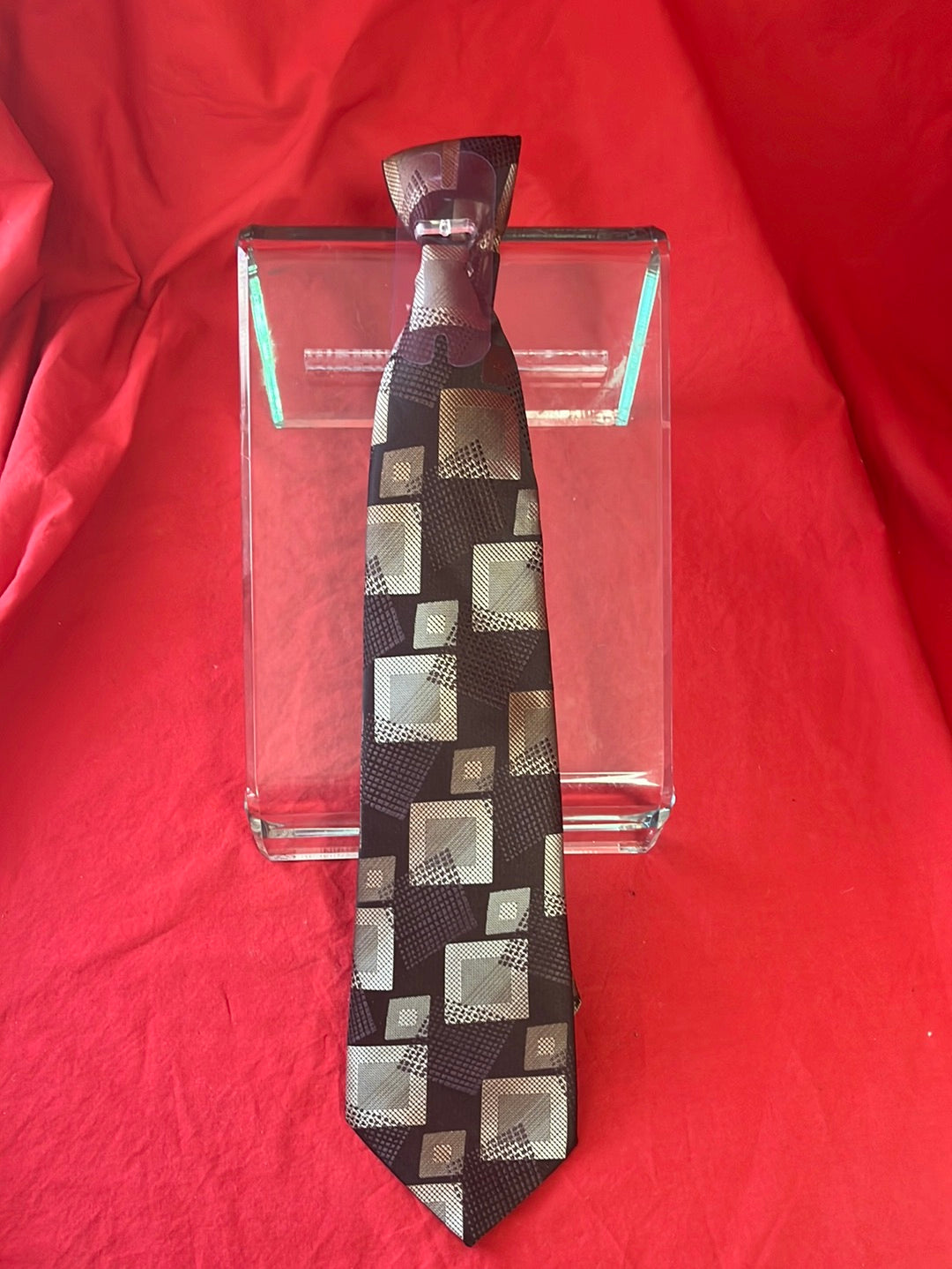 NIP -- CAROLINA BAY Brown Geometric Print Tie