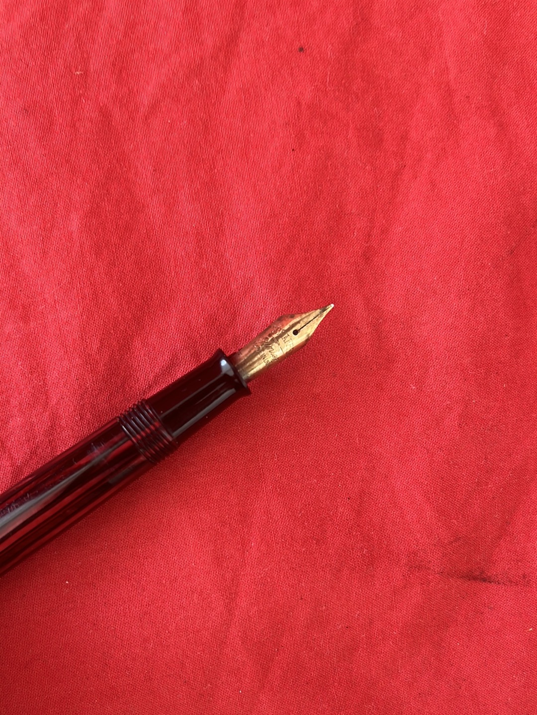 VTG -- SHEAFFER'S Balance Jr. Red-lined Mechanical Pencil and Fountain Pen in Original Case