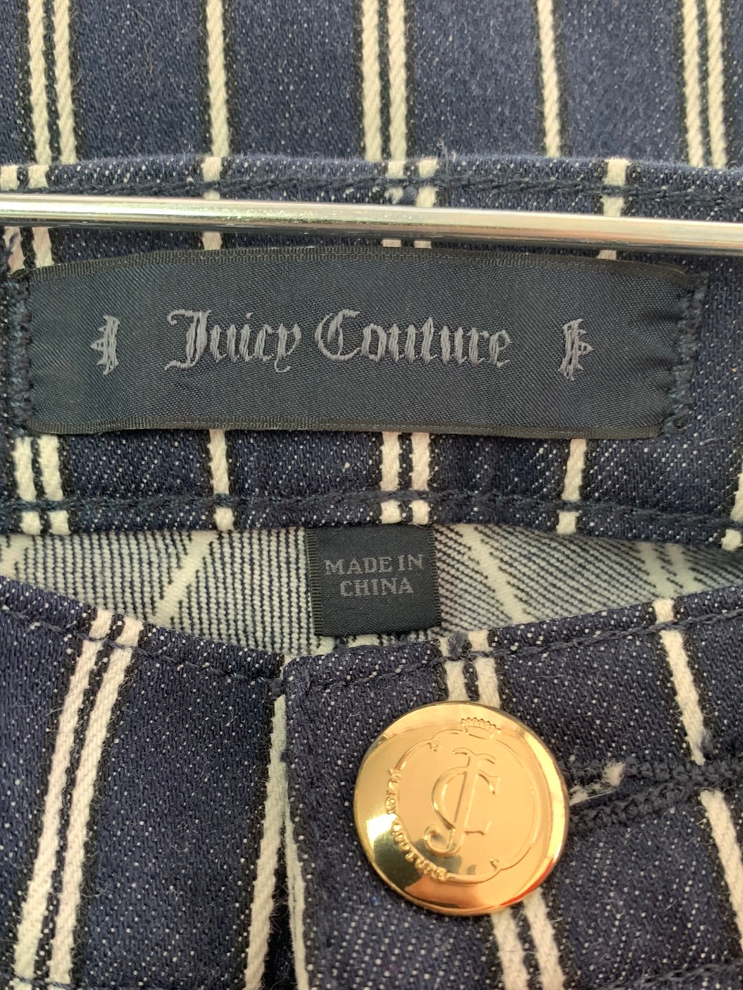 JUICY COUTURE dark denim stripe Low Rise Cropped Jeans - 28