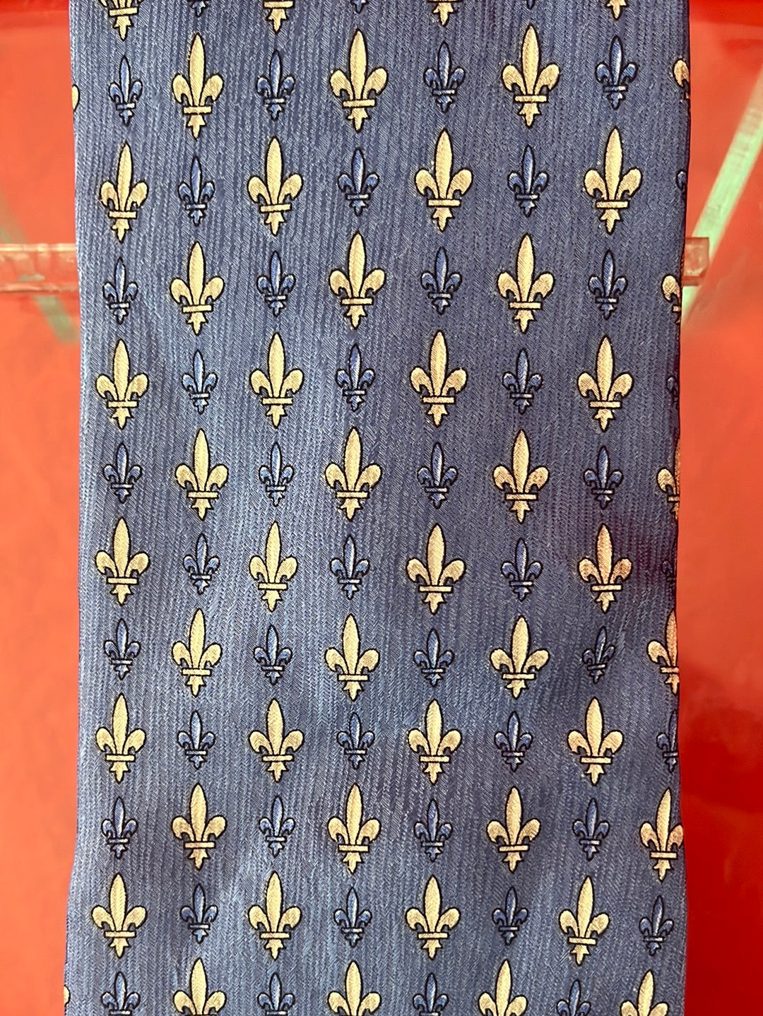 NIP -- GIANNI VASARI Blue Silk Tie w/ SIlver Fleur-de-lit Pattern