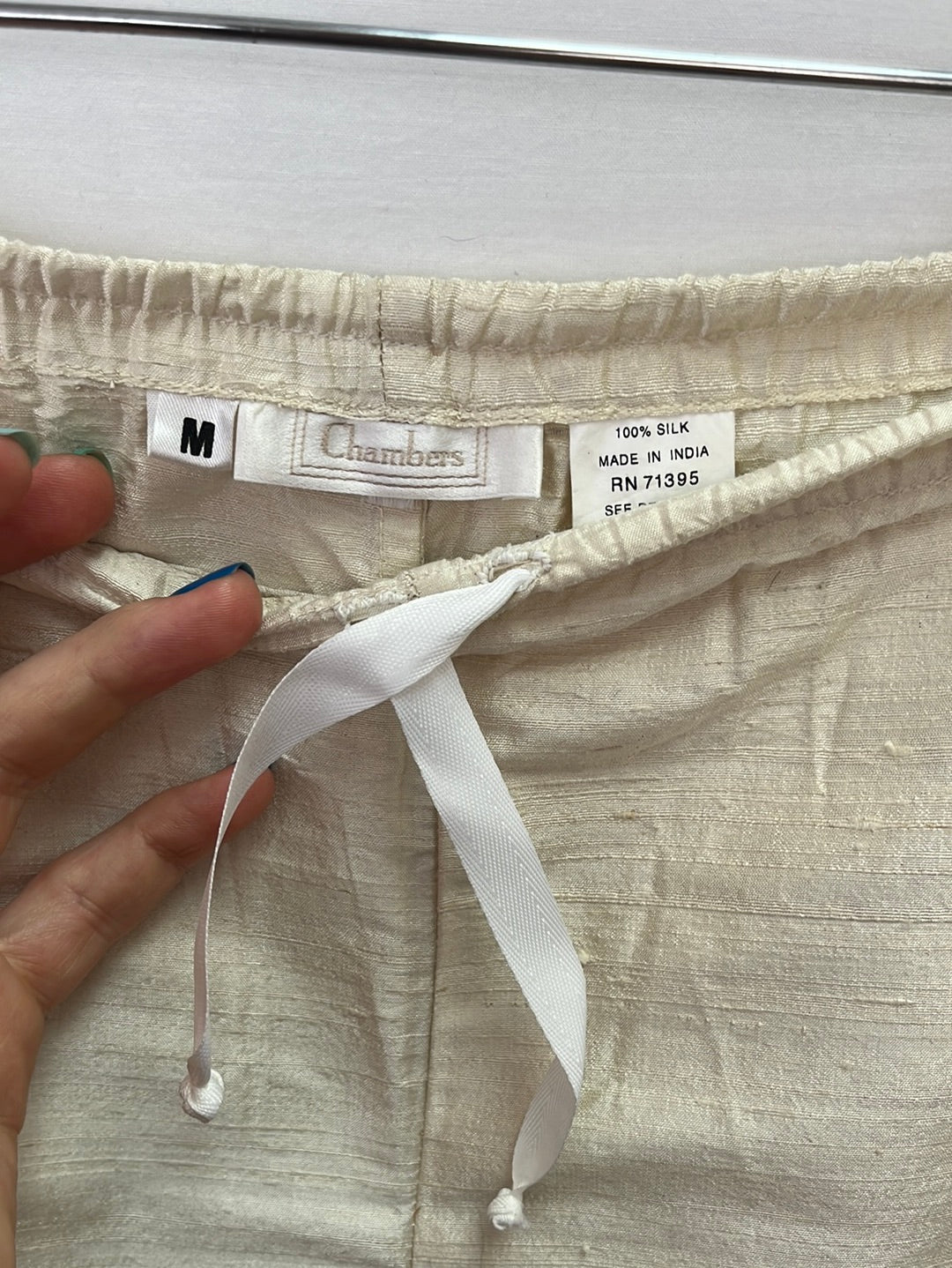 VTG -- CHAMBERS Crème Ivory Silk Drawstring Pants -- Medium
