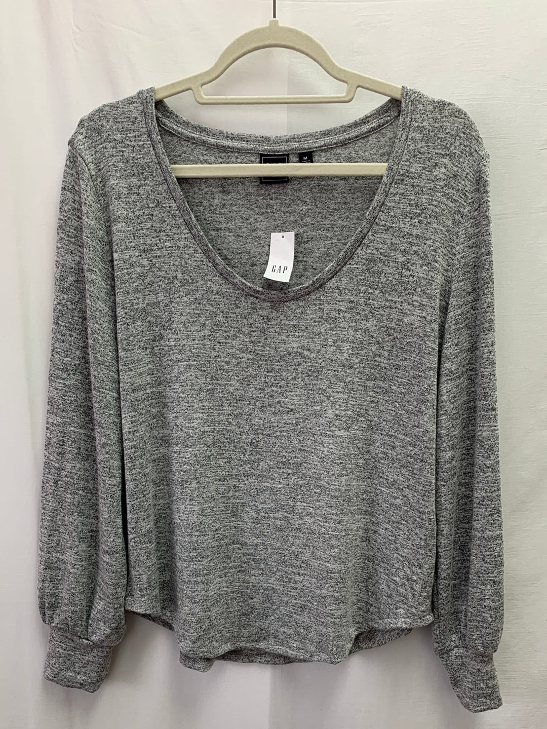 NWT - GAP heather grey Scoop Neck Cuffed Long Sleeve Shirt - Size M