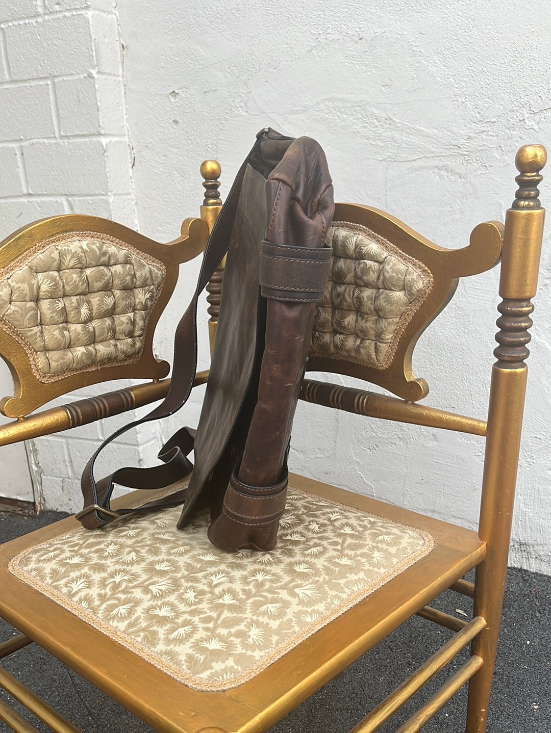 VTG -- FRYE Logan Brown Leather Messenger Bag